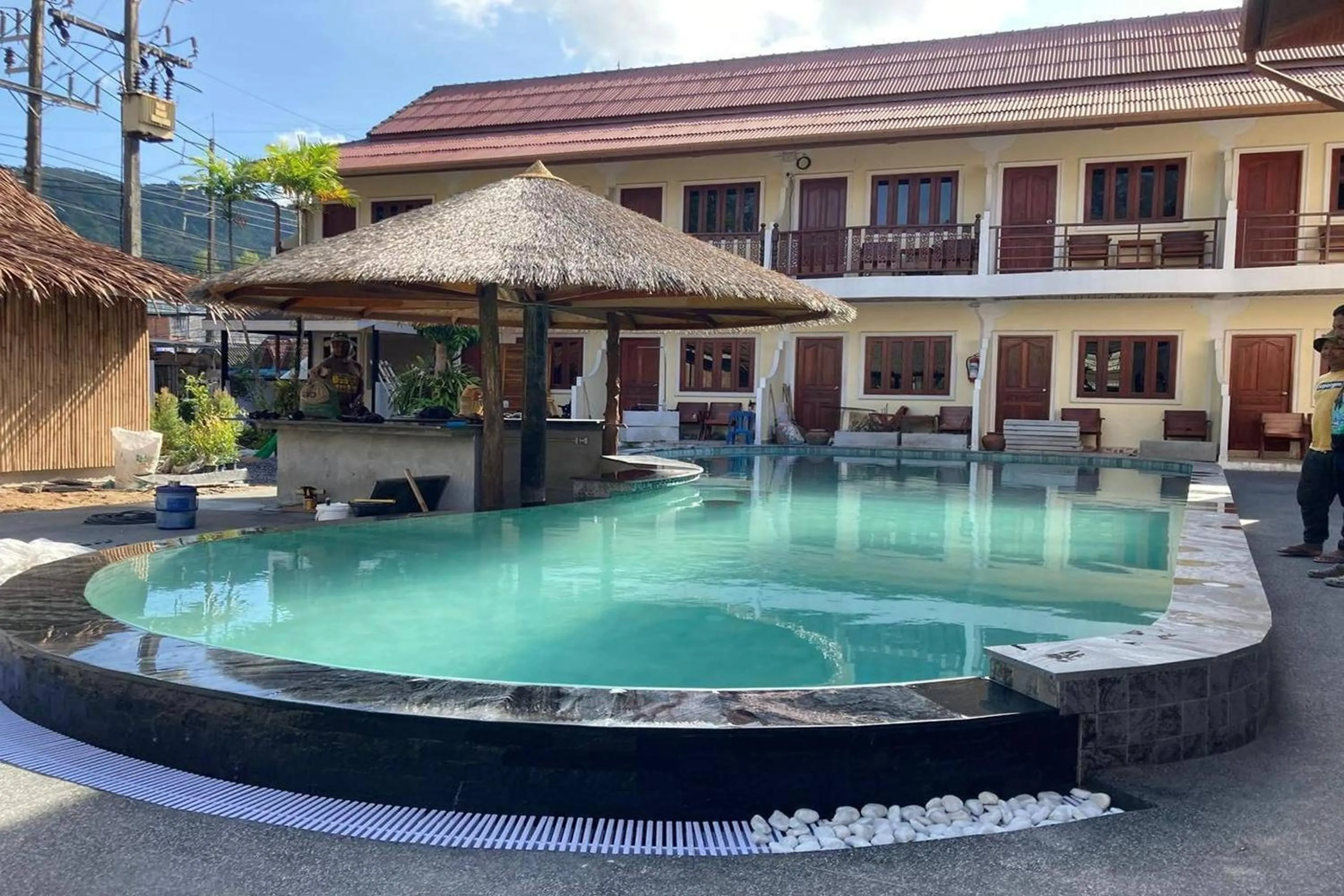 Swimming pool in Ginis Beach Resort