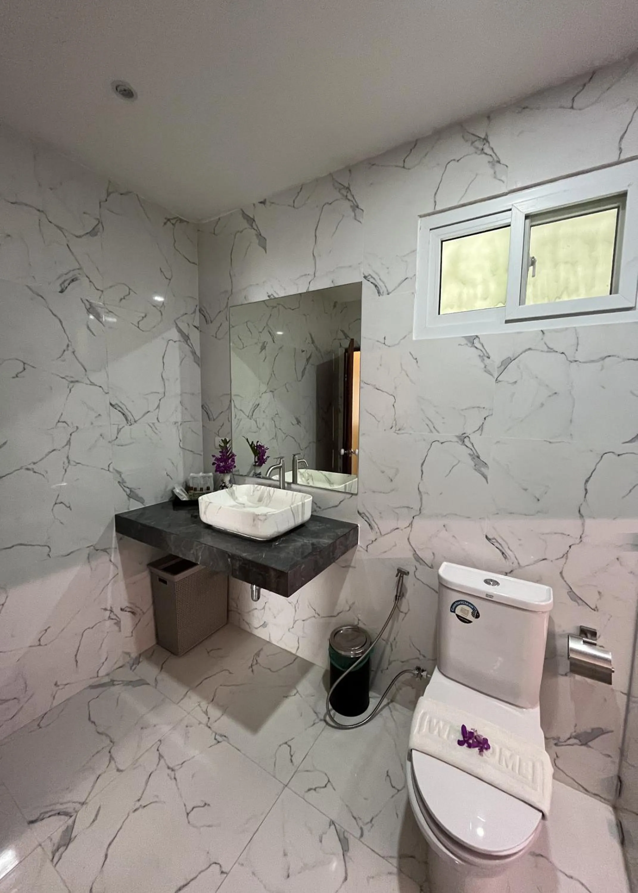 Bathroom in Ginis Beach Resort