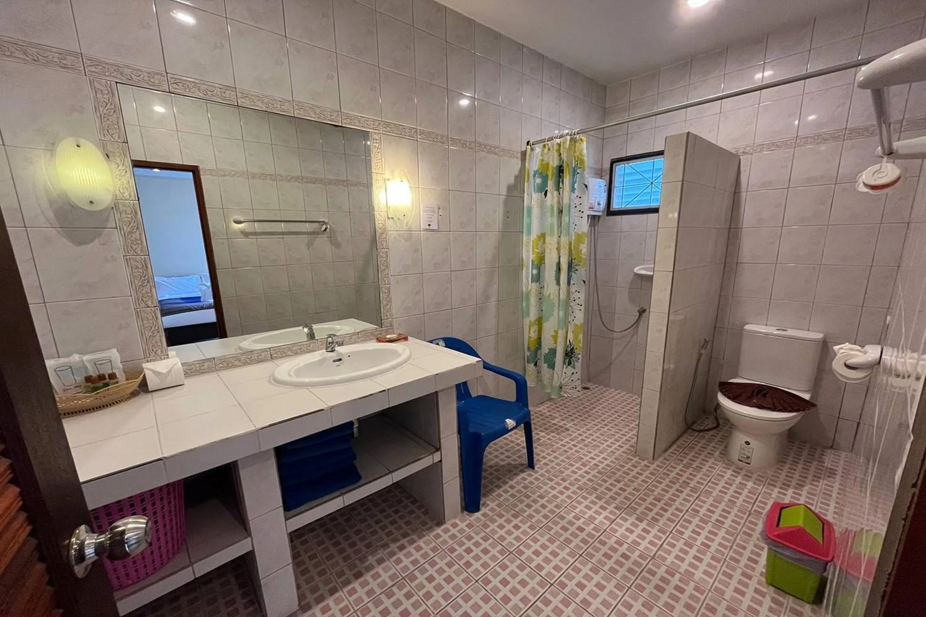 Toilet in Ginis Beach Resort