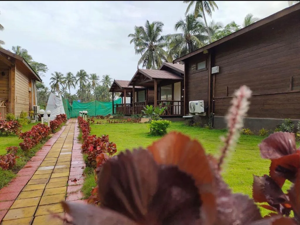 Garden in Golden Sands Resort, Morjim
