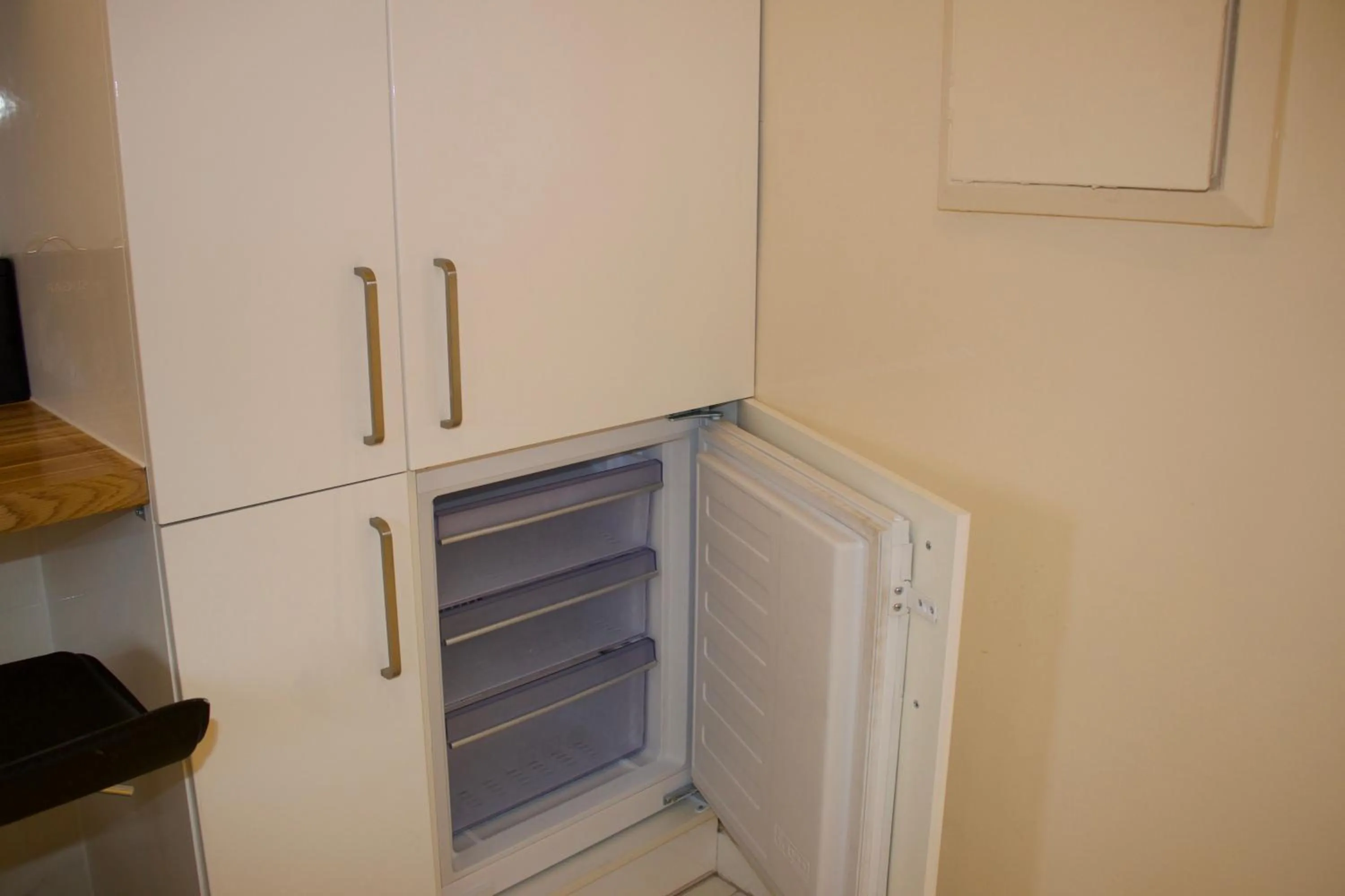 Communal kitchen in Umbrella Properties London Woolwich