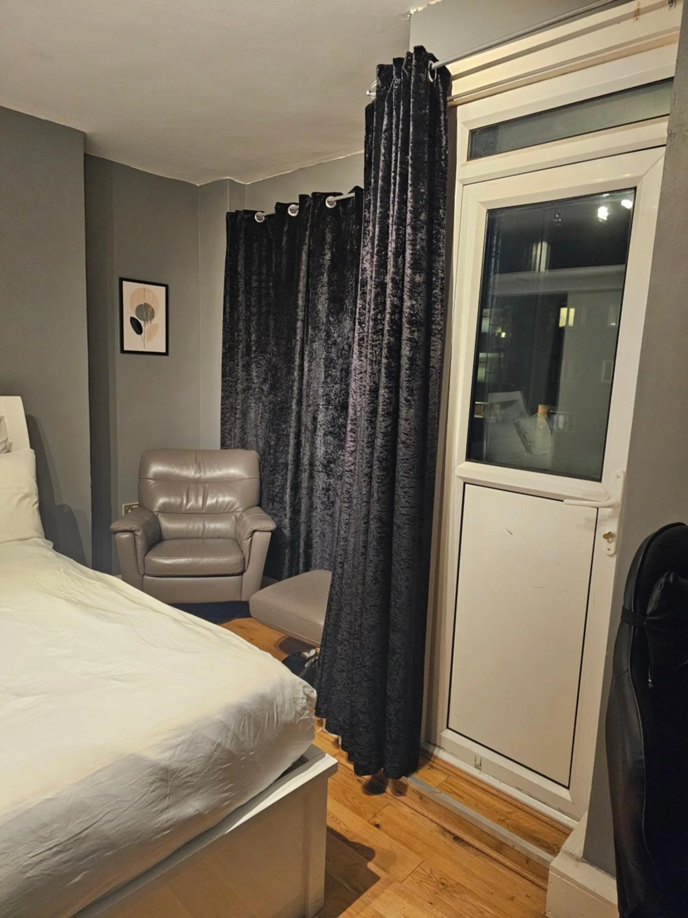 Bed in Umbrella Properties London Woolwich