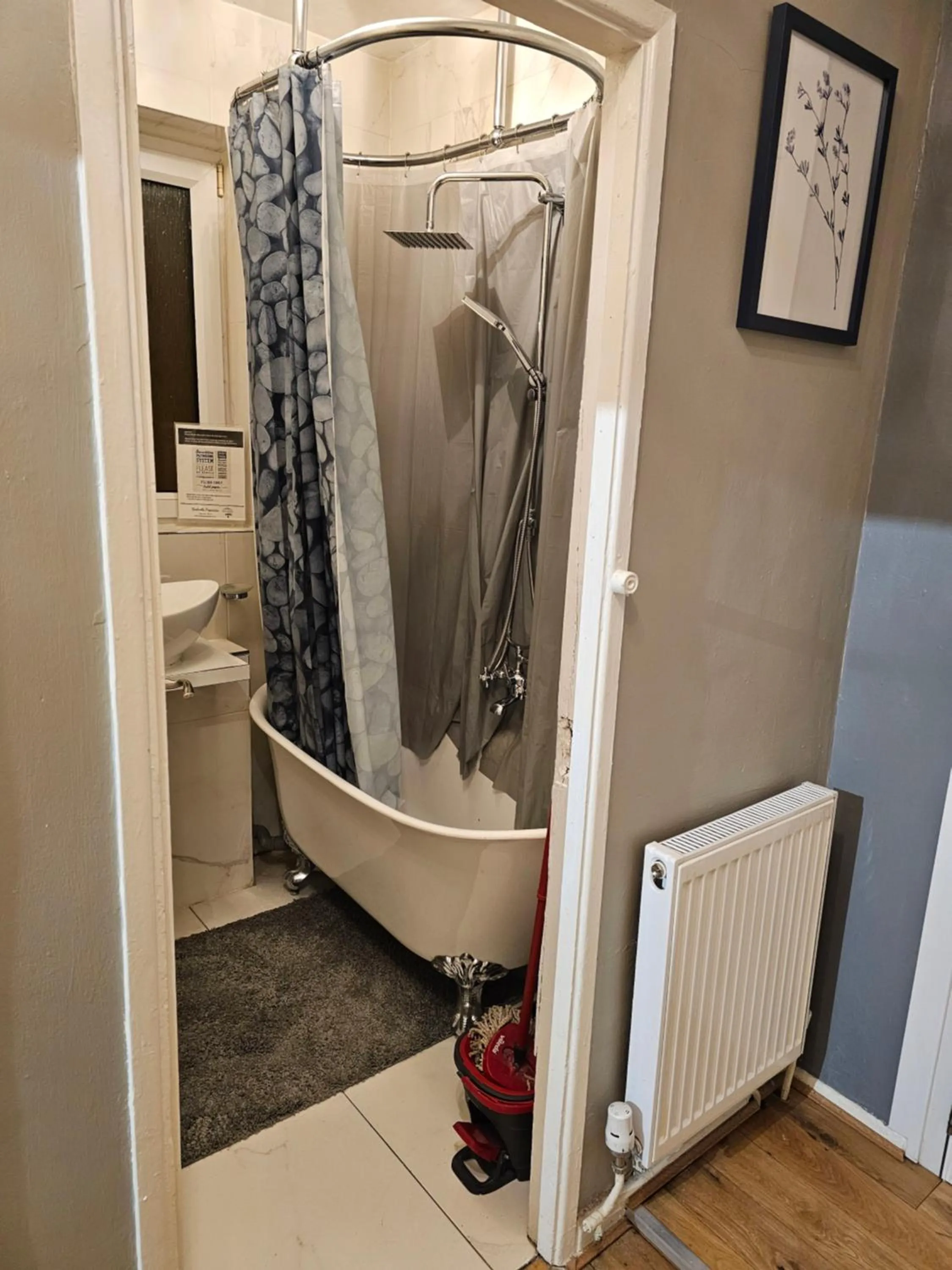 Shower in Umbrella Properties London Woolwich
