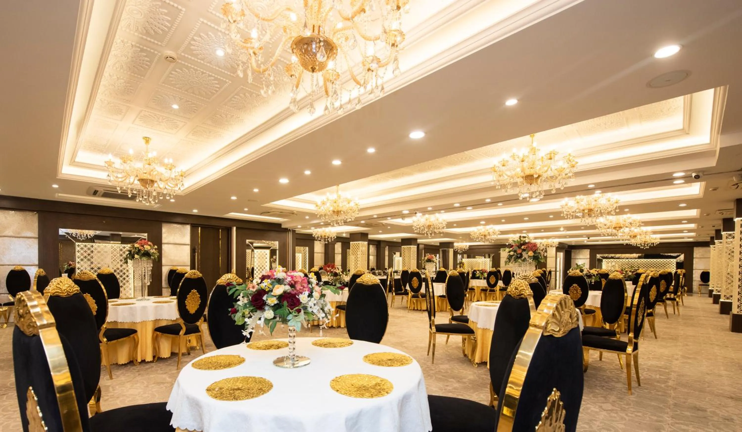 Banquet/Function facilities in Hotel CASA Aishbagh