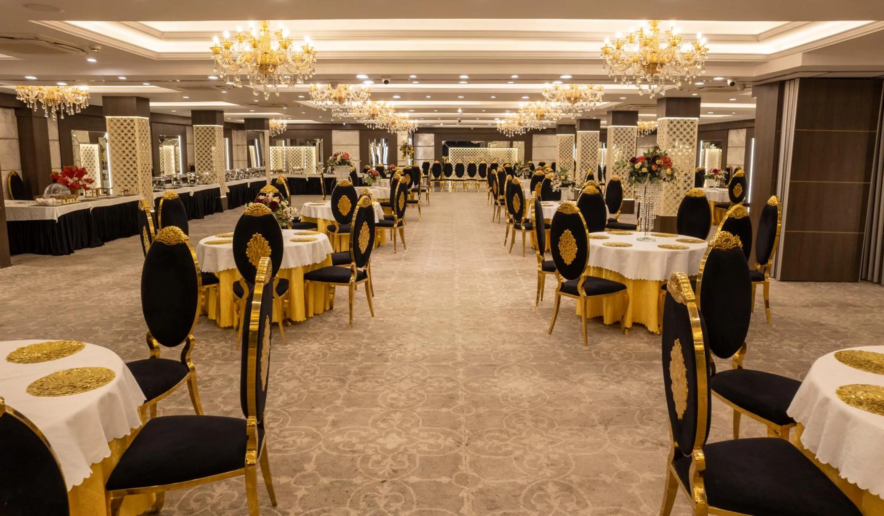 Banquet/Function facilities in Hotel CASA Aishbagh