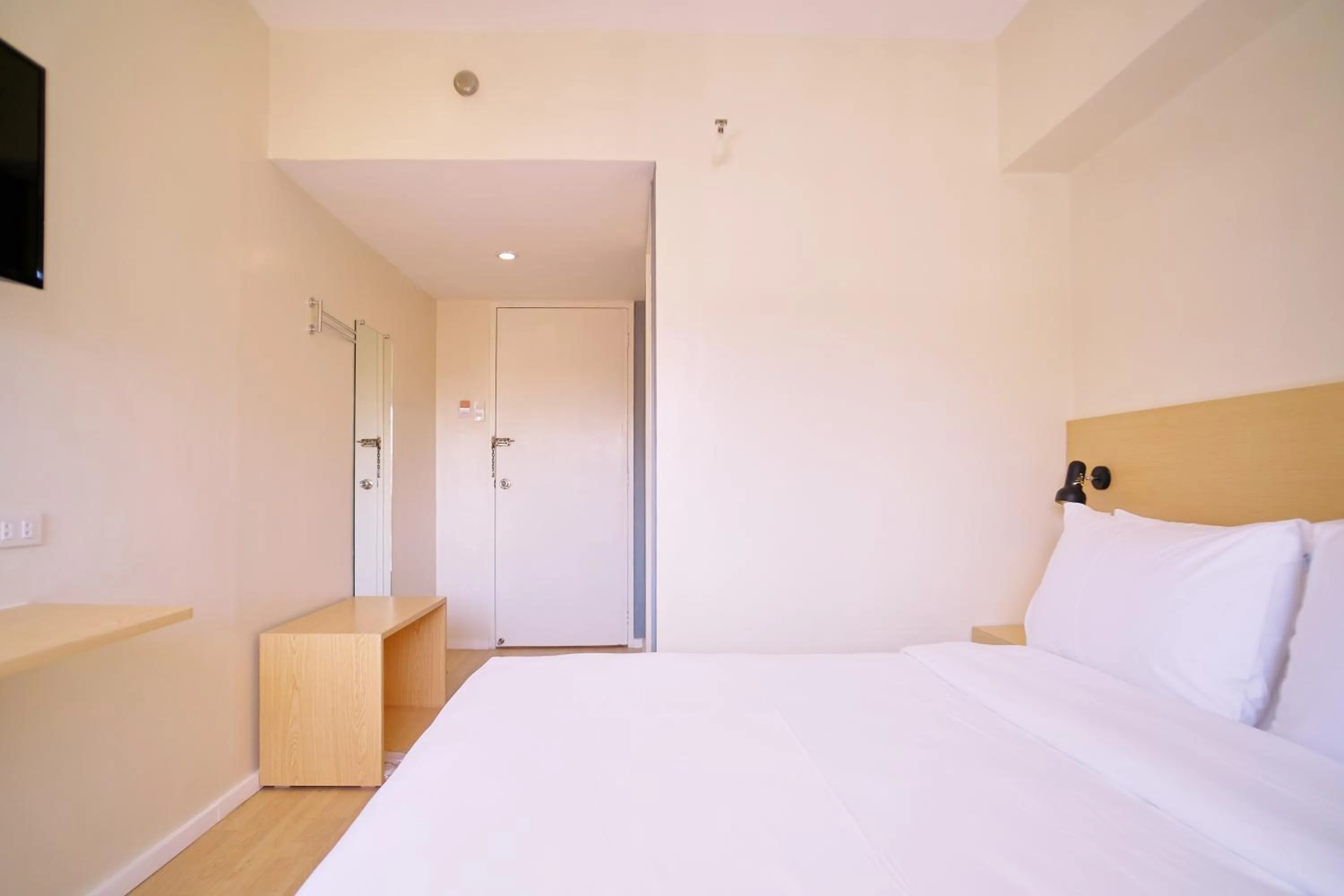 Bed in Bridge Hotel Express