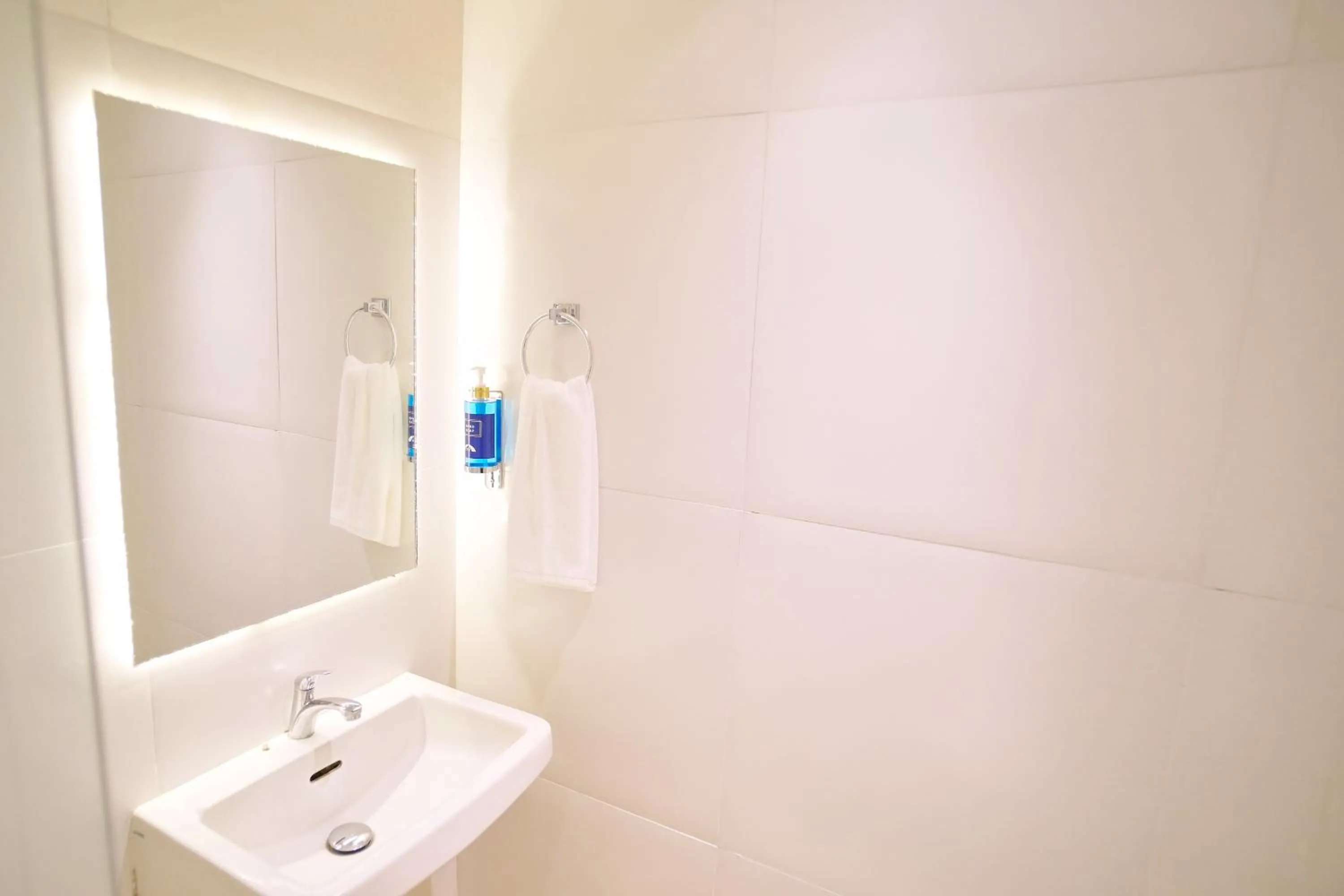 Bathroom in Bridge Hotel Express