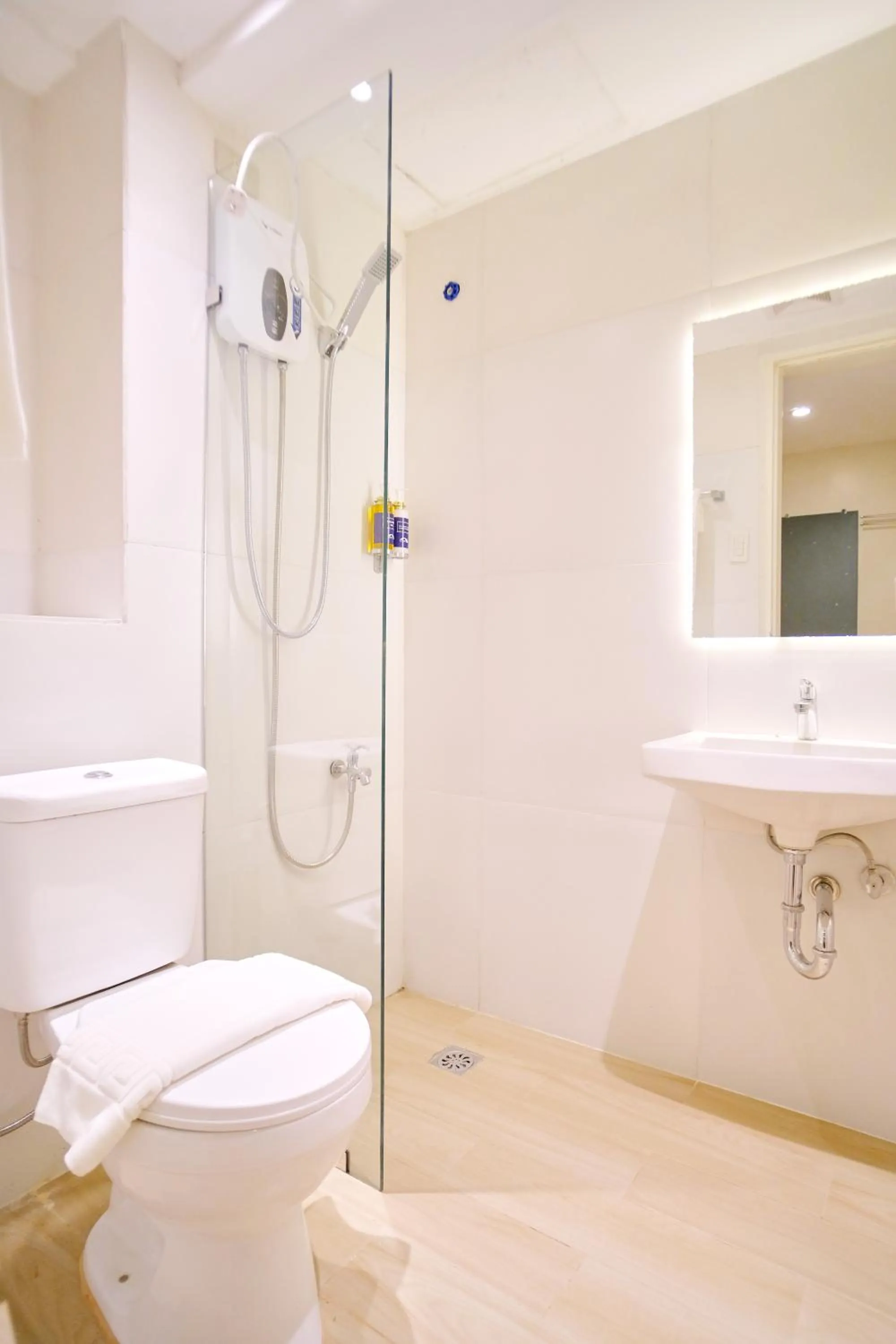 Bathroom in Bridge Hotel Express