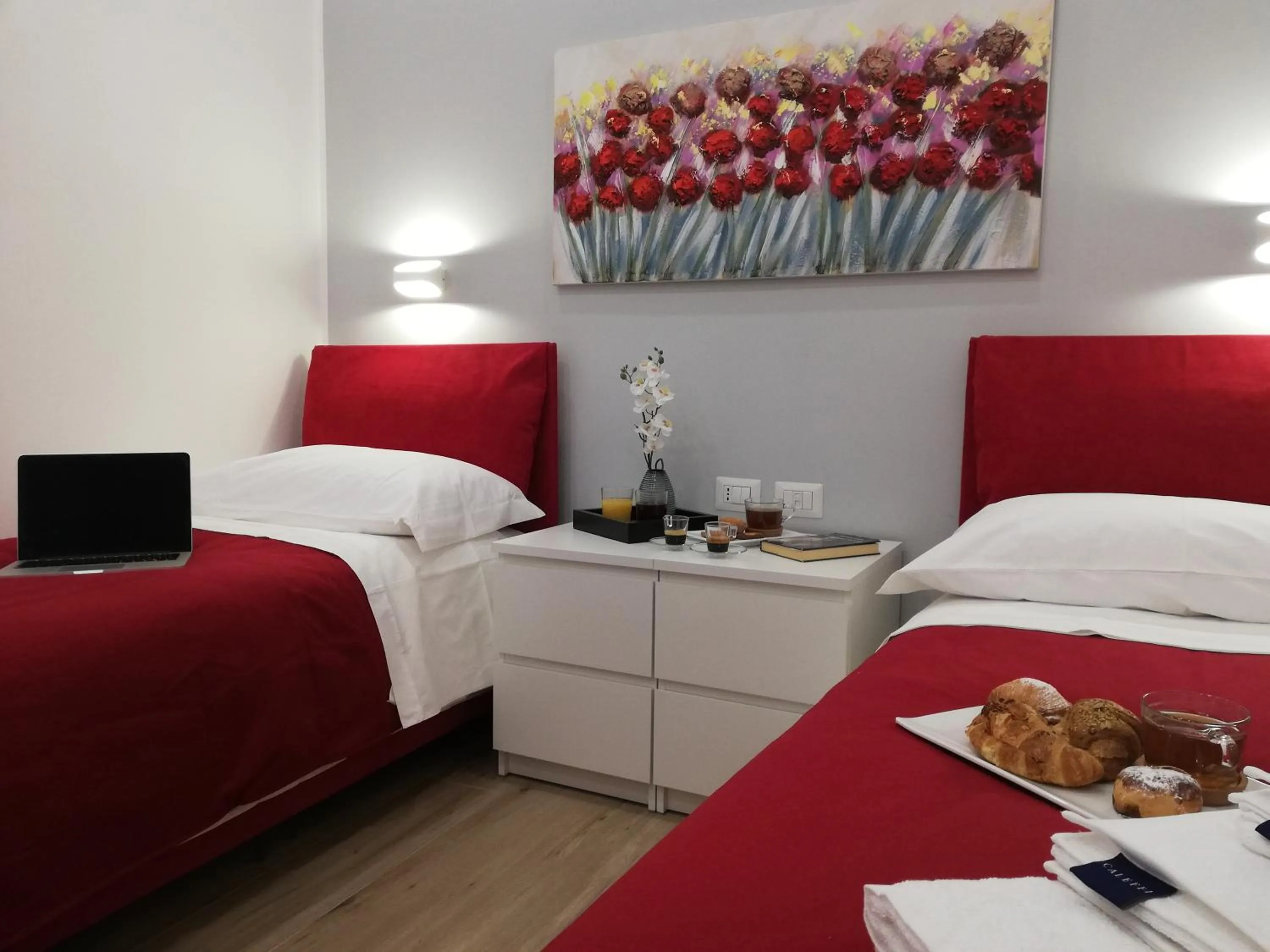 Bedroom, Bed in Porta San Gennaro