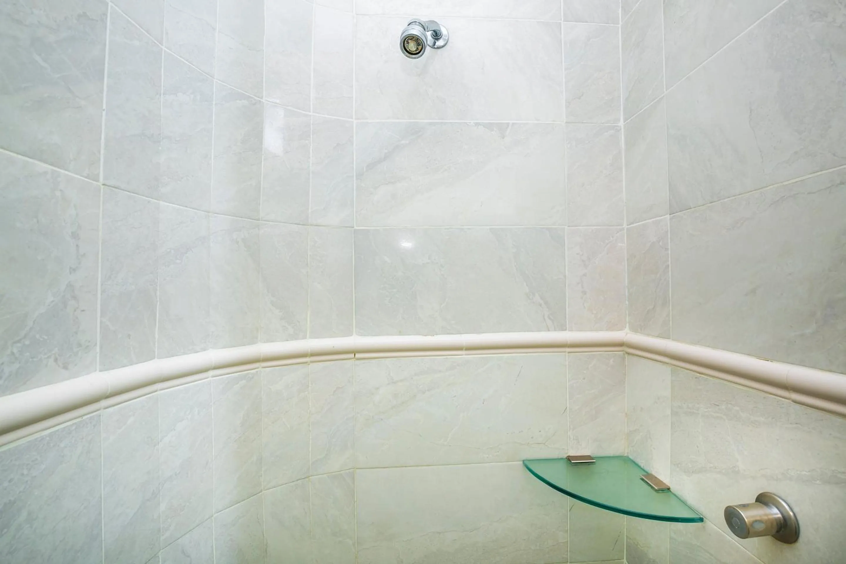 Bathroom in Capital O Hotel Casa Blanca, Morelia