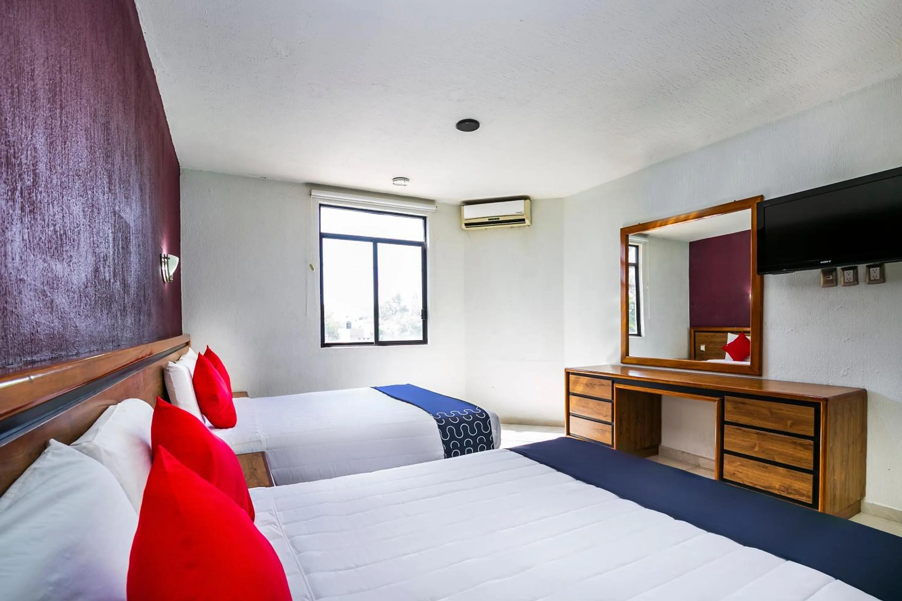 Bedroom, Bed in Capital O Hotel Casa Blanca, Morelia