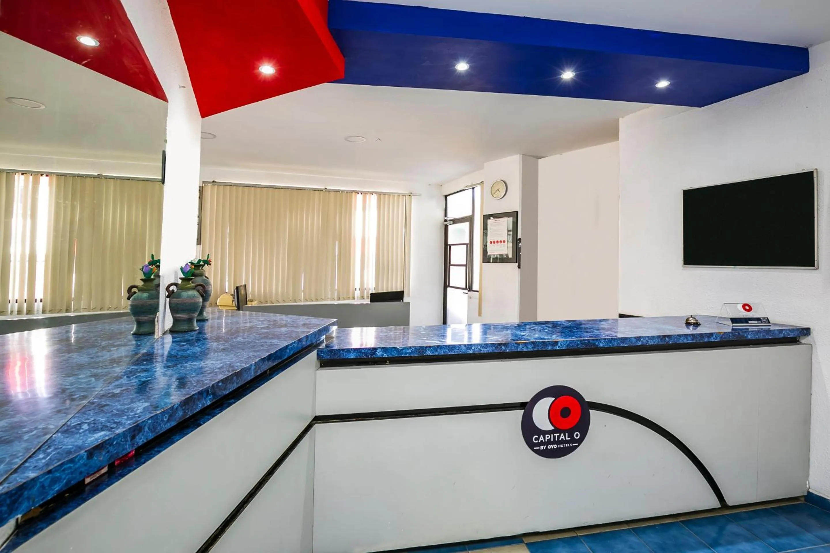 Lobby or reception in Capital O Hotel Casa Blanca, Morelia