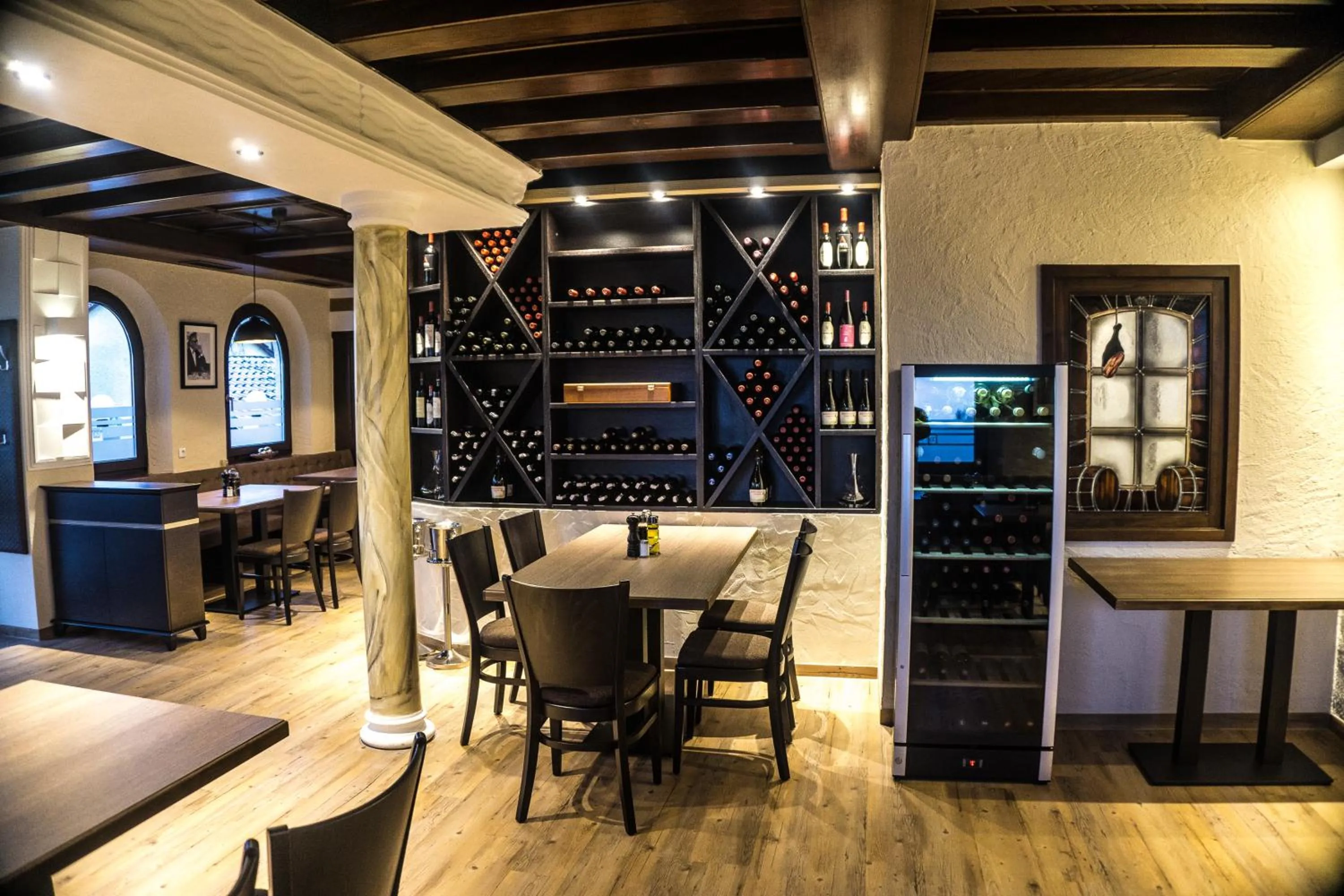Restaurant/places to eat in Hotel-Restaurant Alpha