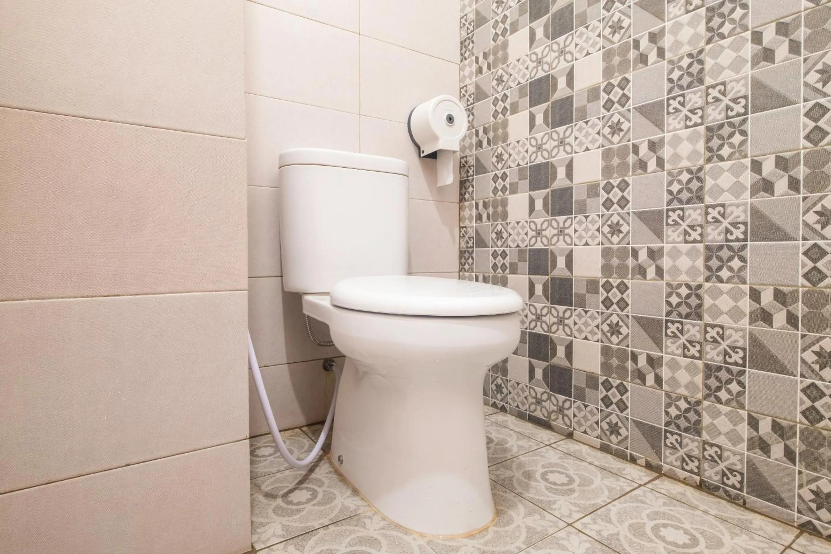 Bathroom in RedDoorz near Exit Toll Moh. Toha