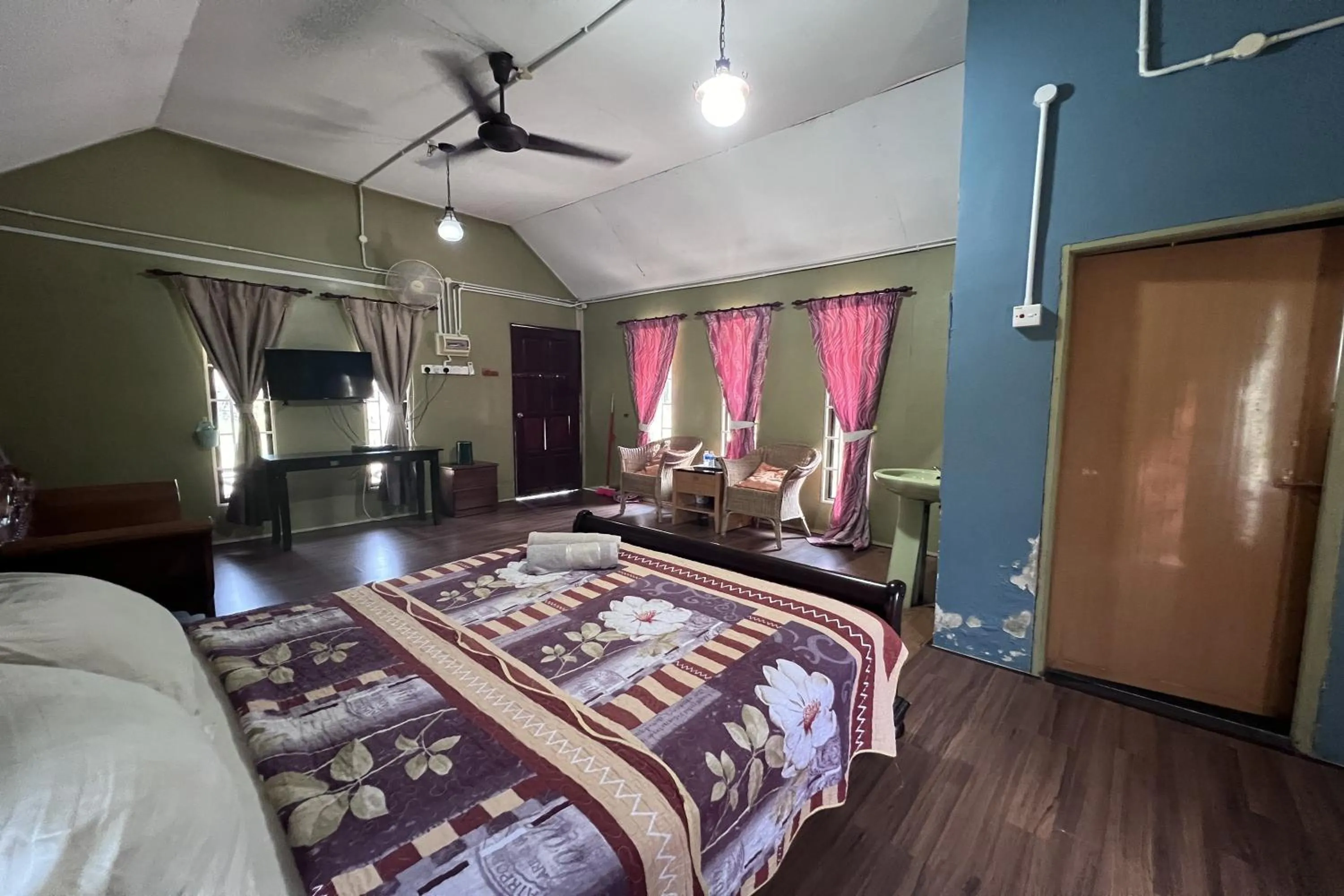 Bedroom, Bed in Nurbayu Chalet, Kemaman