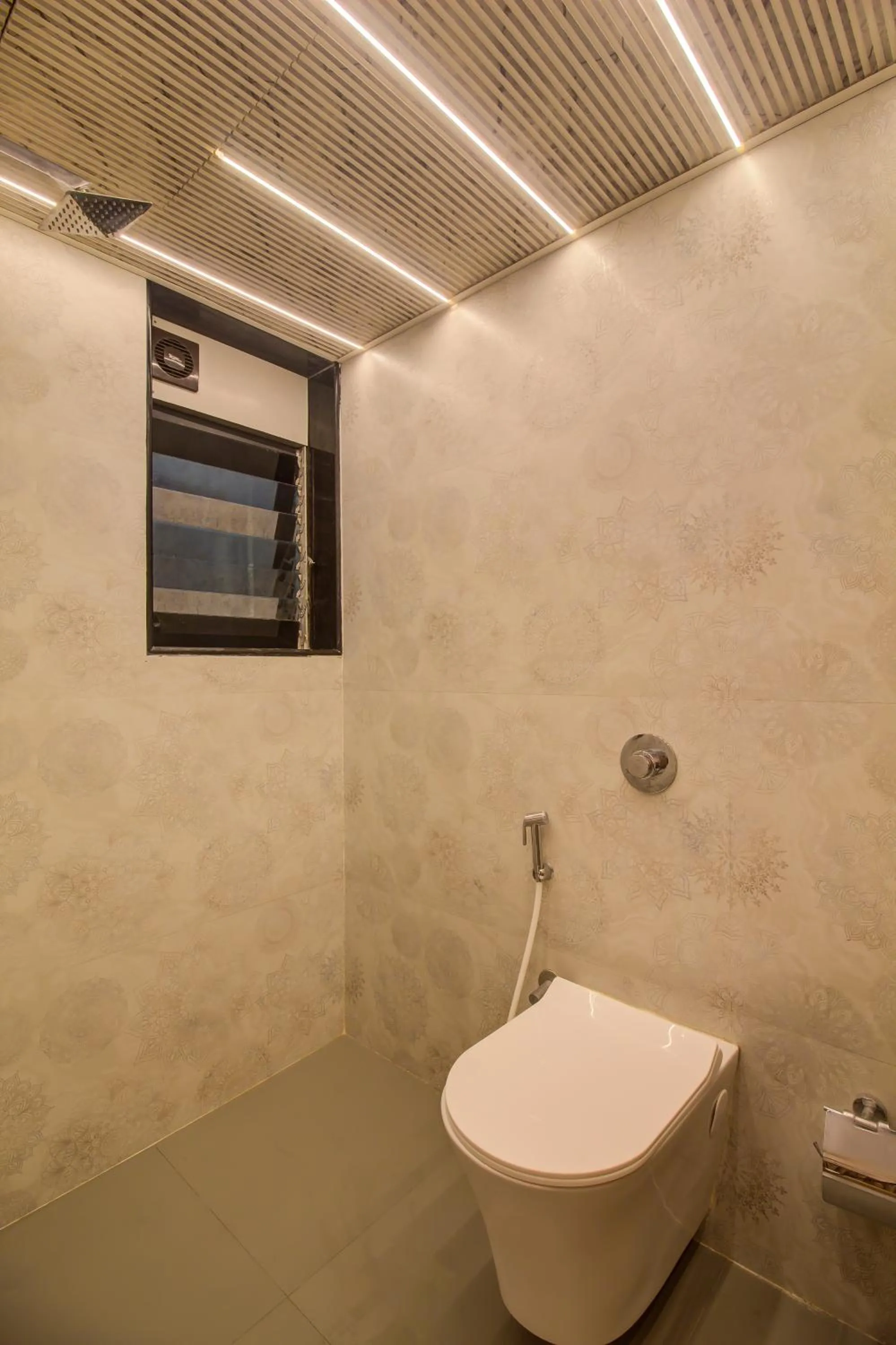 Bathroom in Hotel Malad Inn opposite Malad Railway Station