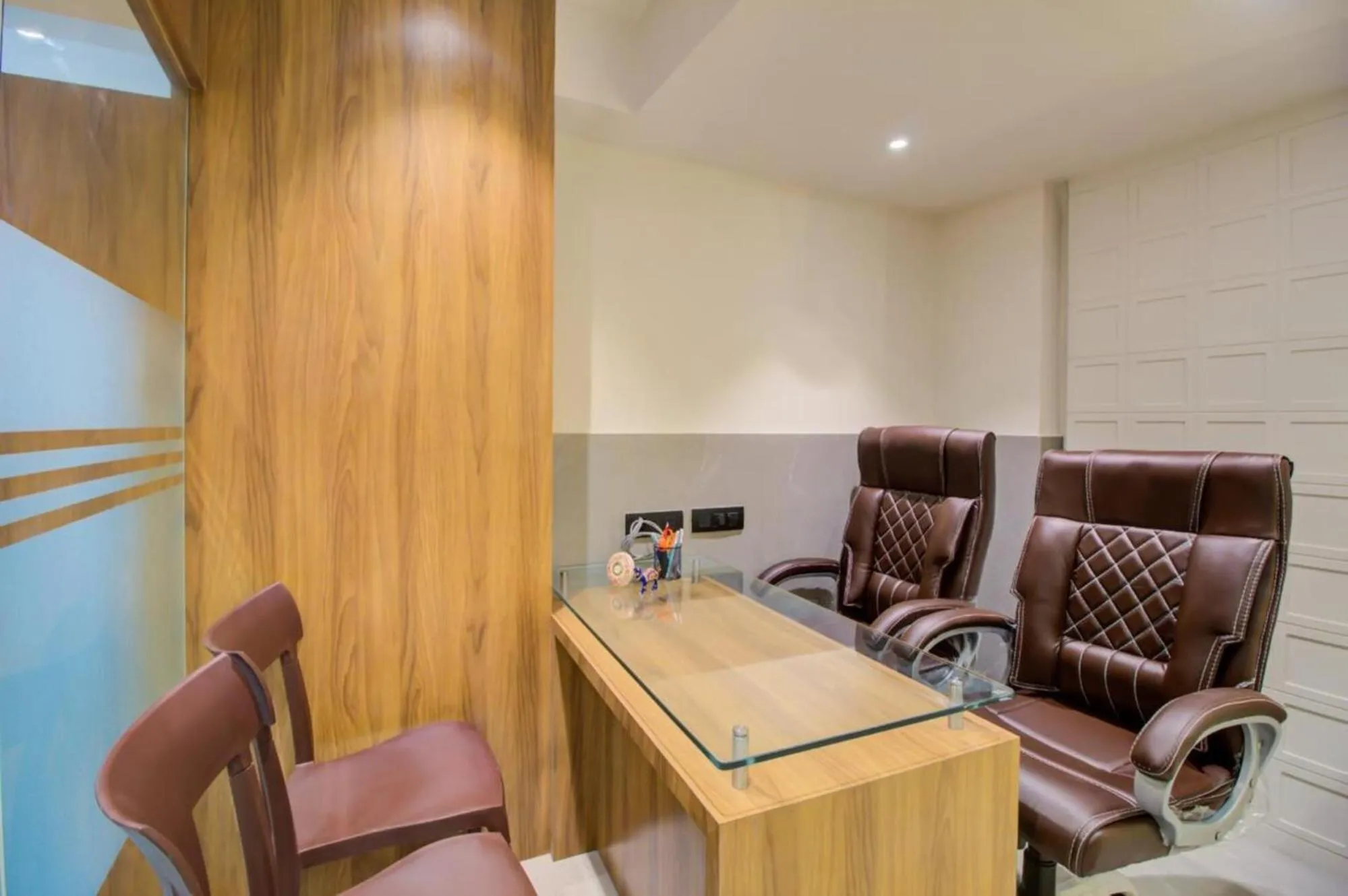 Facade/entrance in Hotel Malad Inn opposite Malad Railway Station