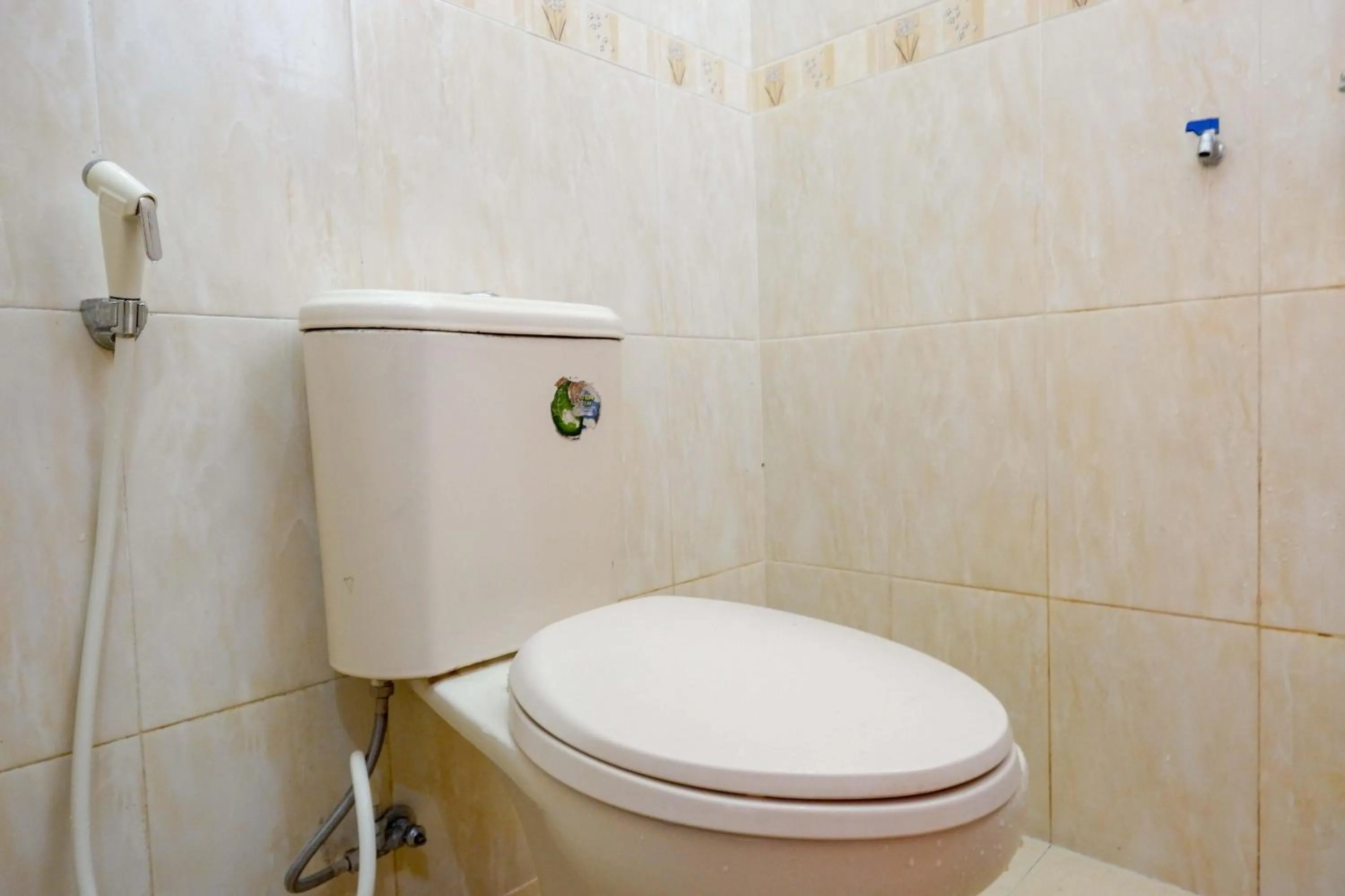 Bathroom in RedDoorz near Lokawisata Baturaden