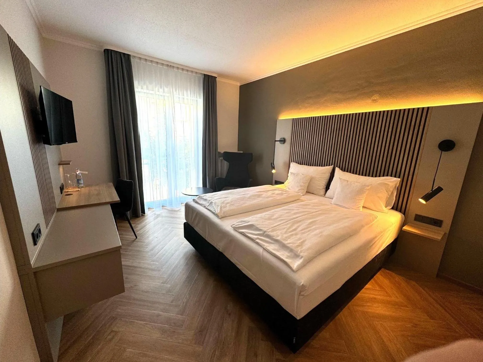 Photo of the whole room, Bed in Altstadthotel