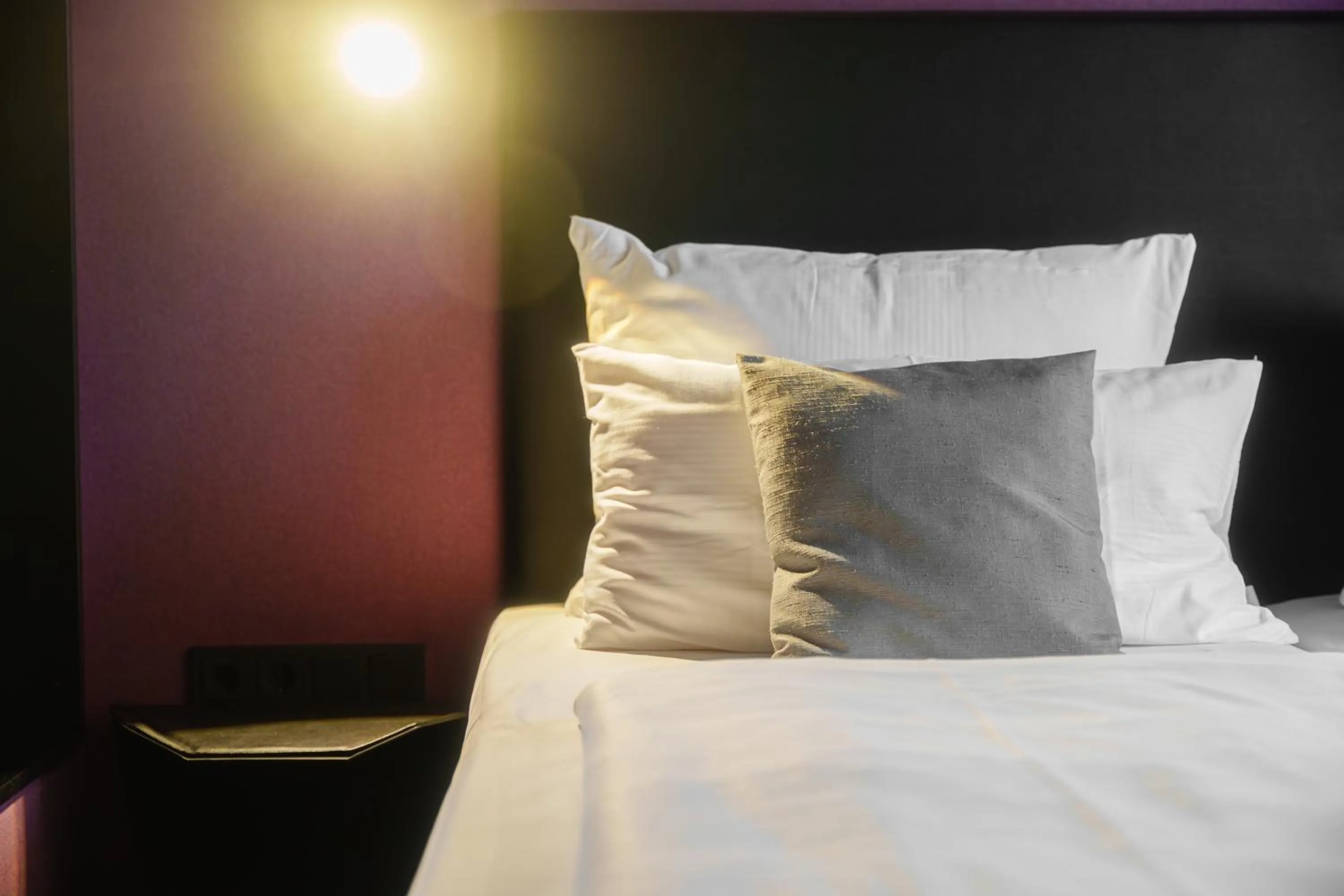 Photo of the whole room, Bed in Roomreich