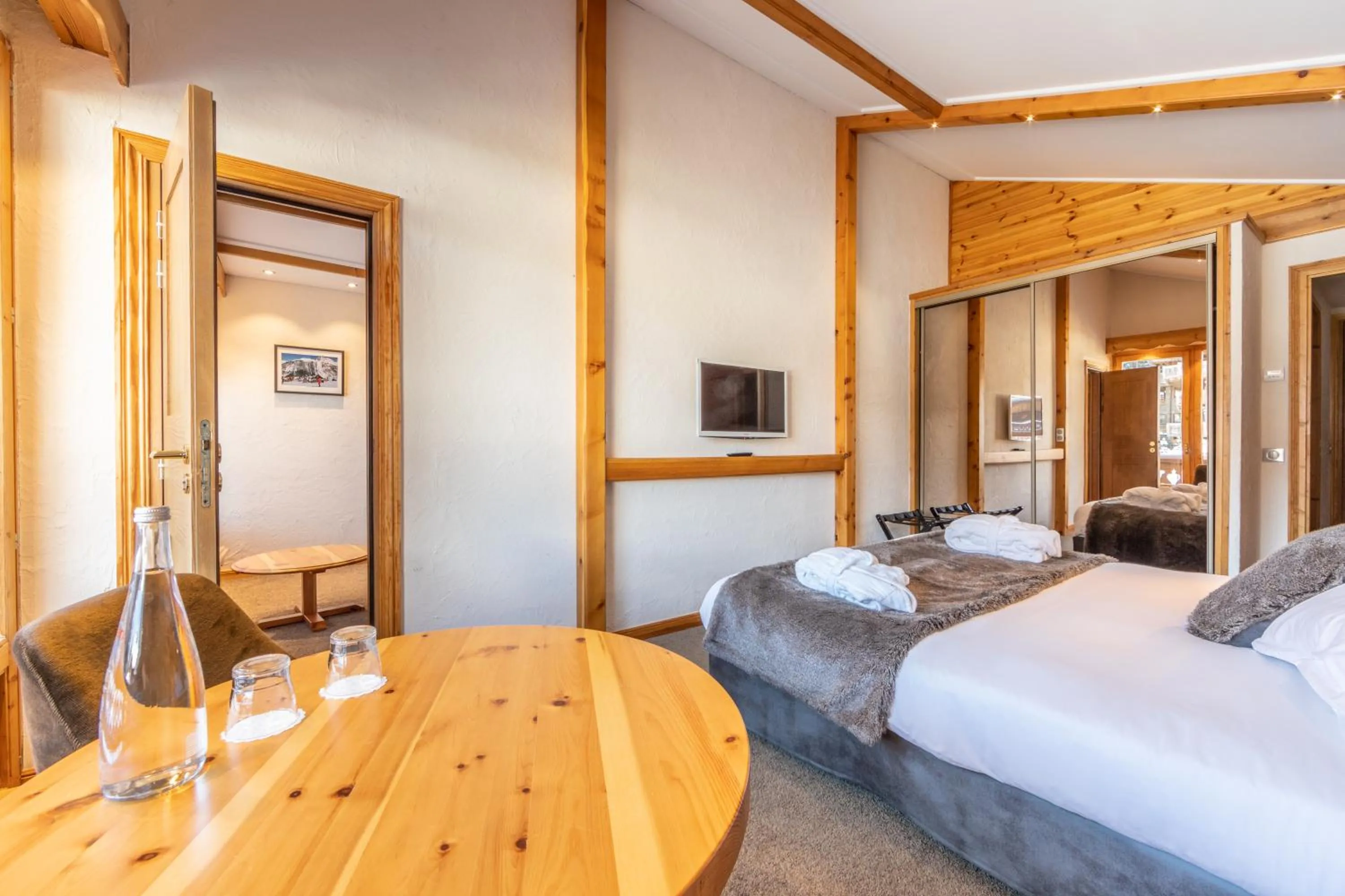 Bed in Hôtel Les Sherpas