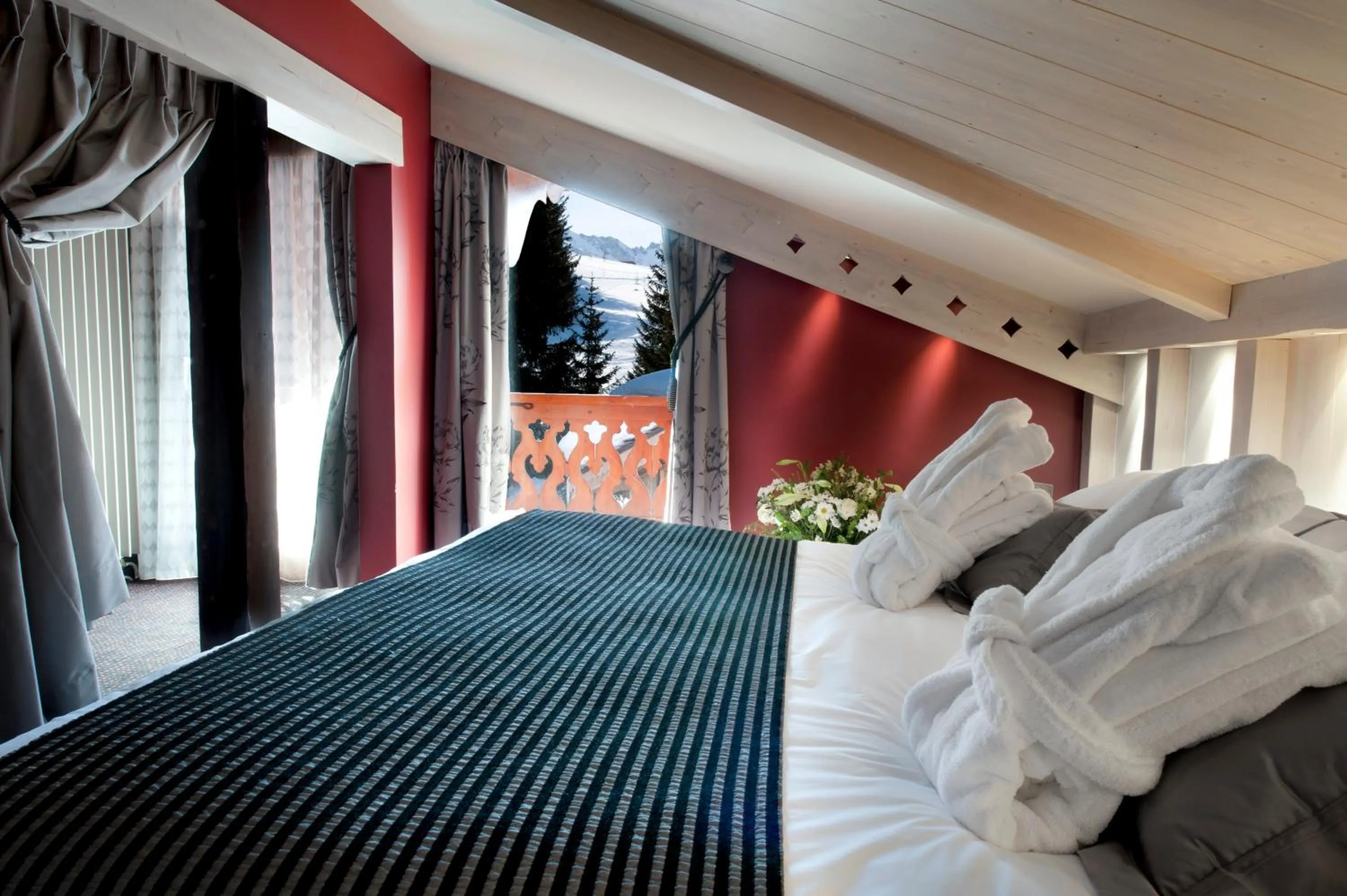 Bed in Hôtel Les Sherpas