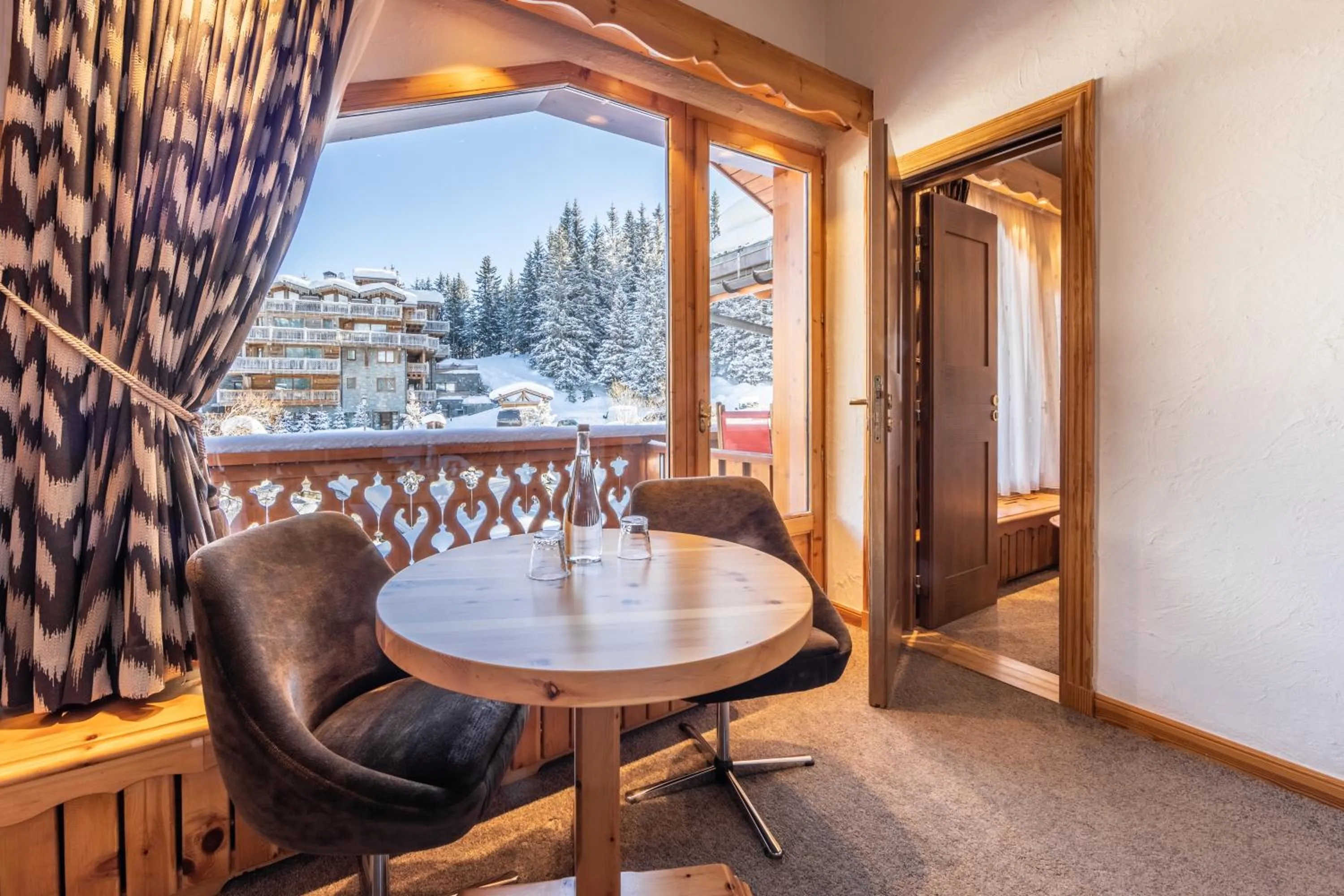 Natural landscape in Hôtel Les Sherpas