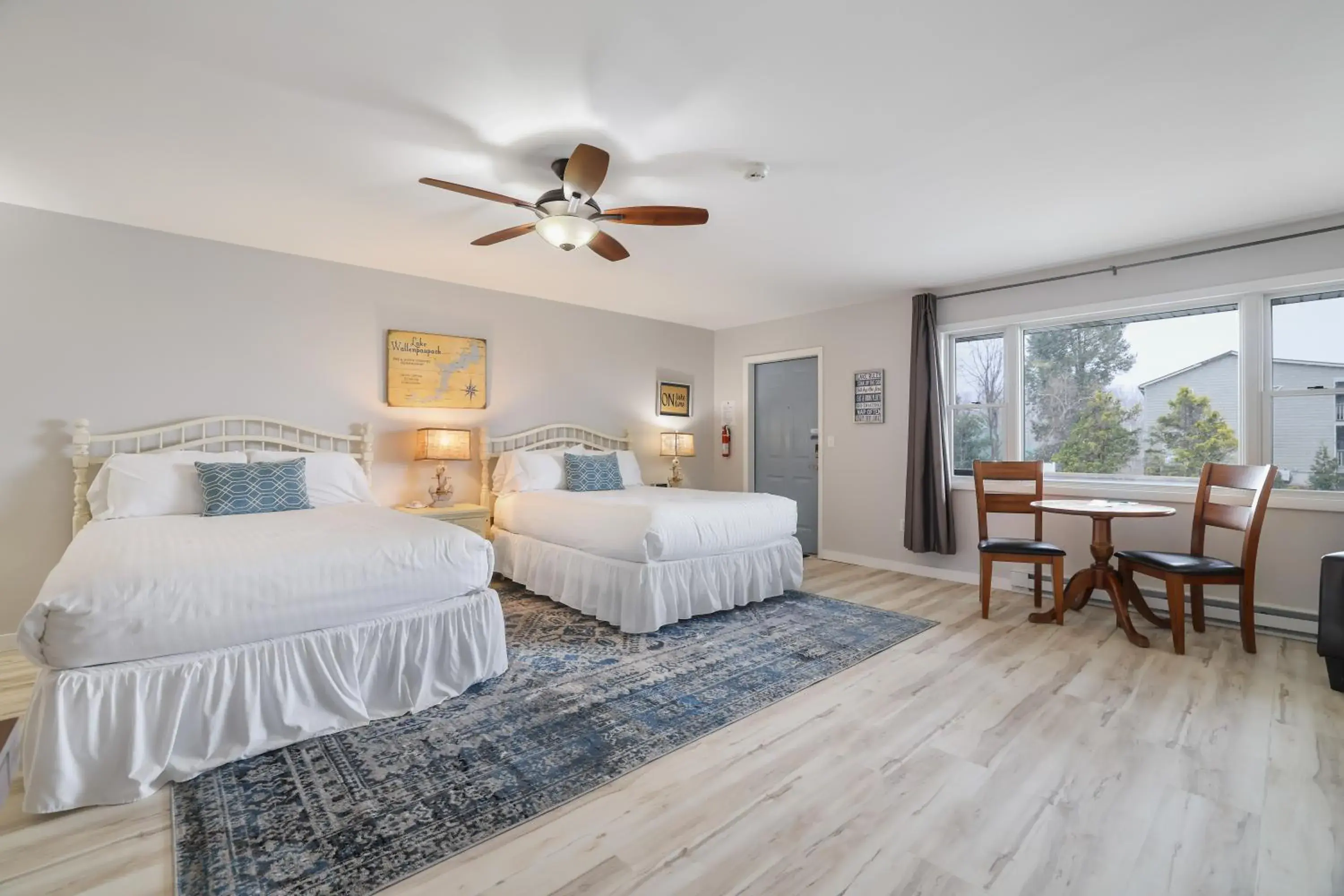 Deluxe Double Room in East Shore Lodging Deluxe Double Room in East Shore Lodging