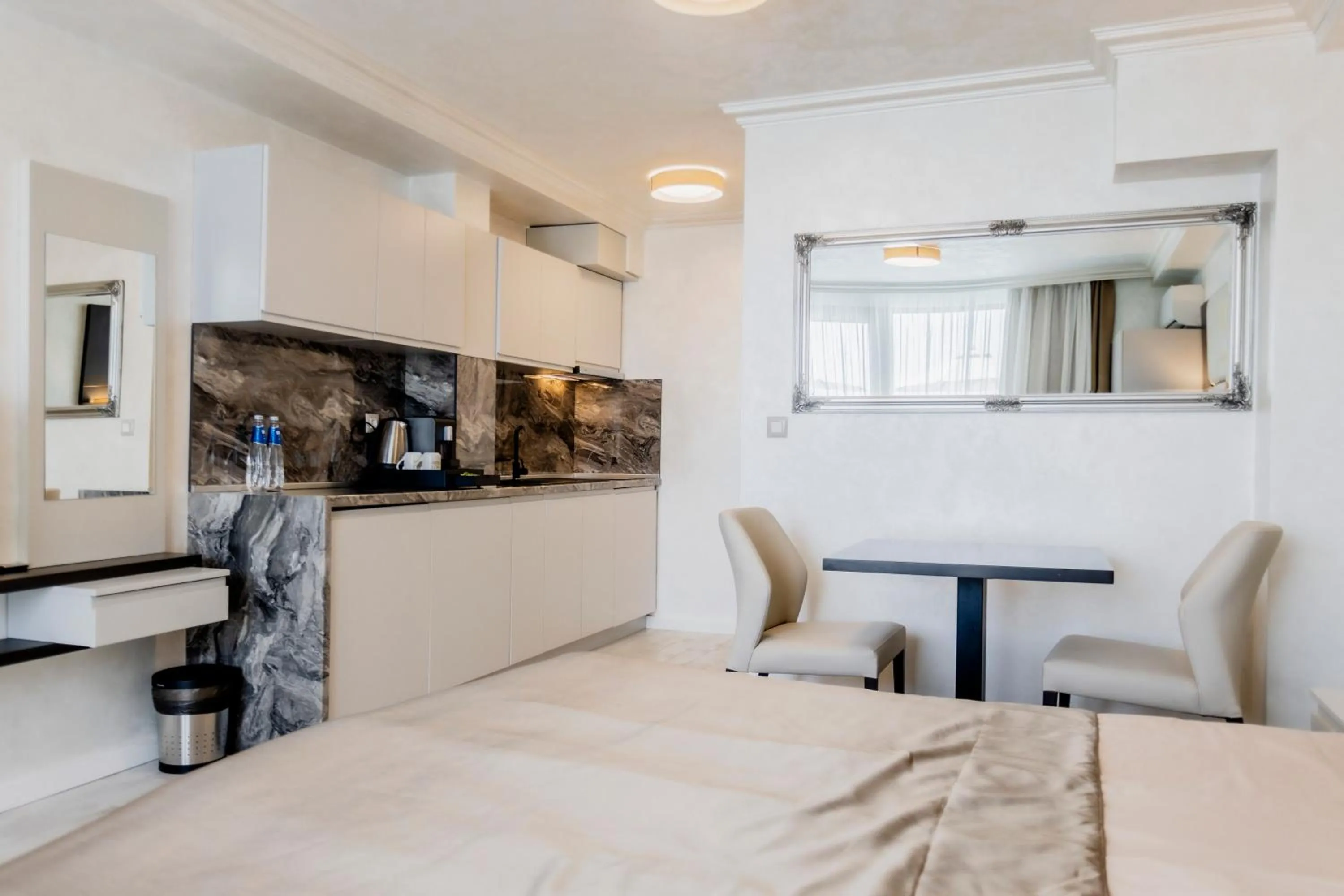 Sea view, Bed in Onyx Beach Residence - Free Beach Access & Parking