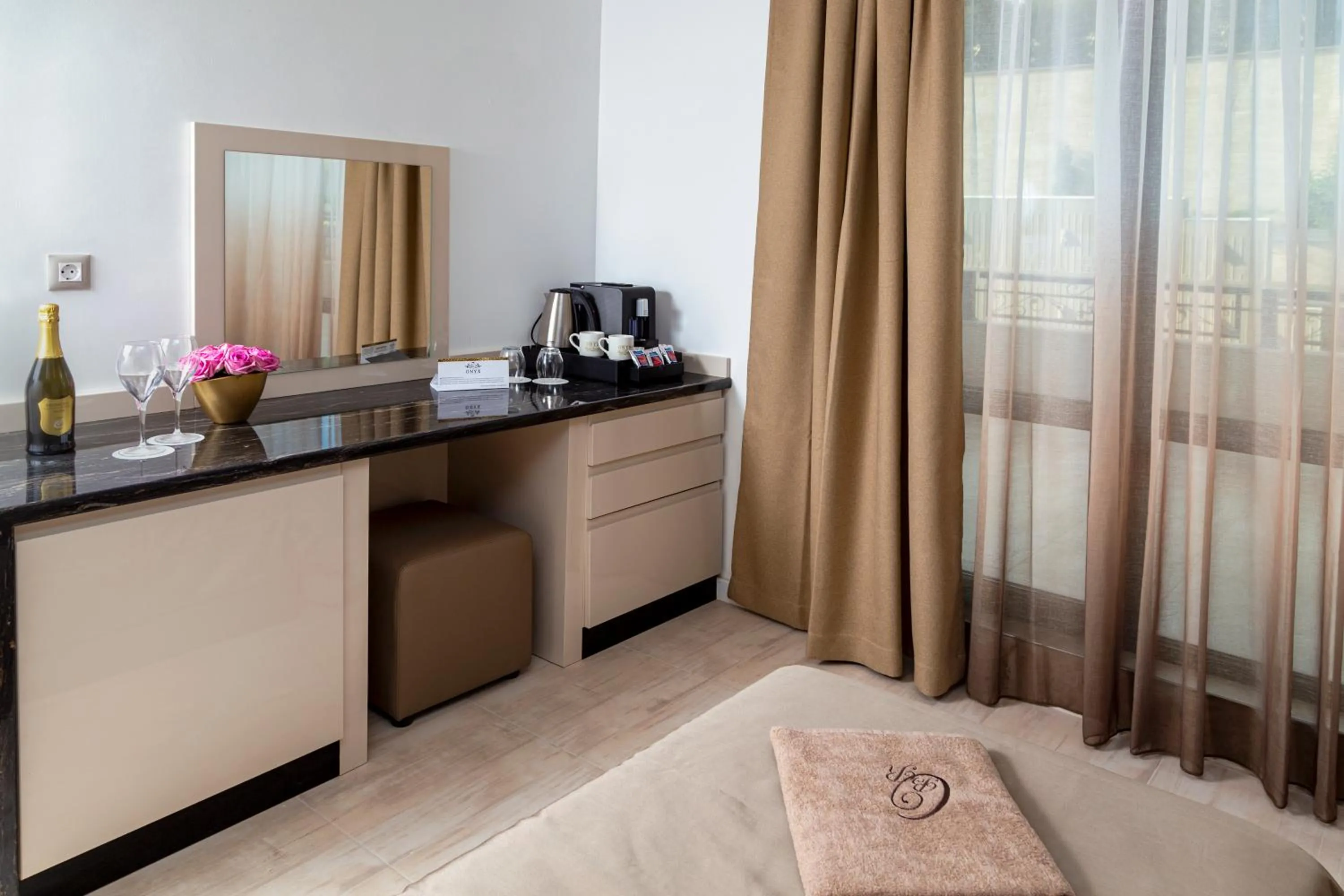 Coffee/tea facilities, Bed in Onyx Beach Residence - Free Beach Access & Parking