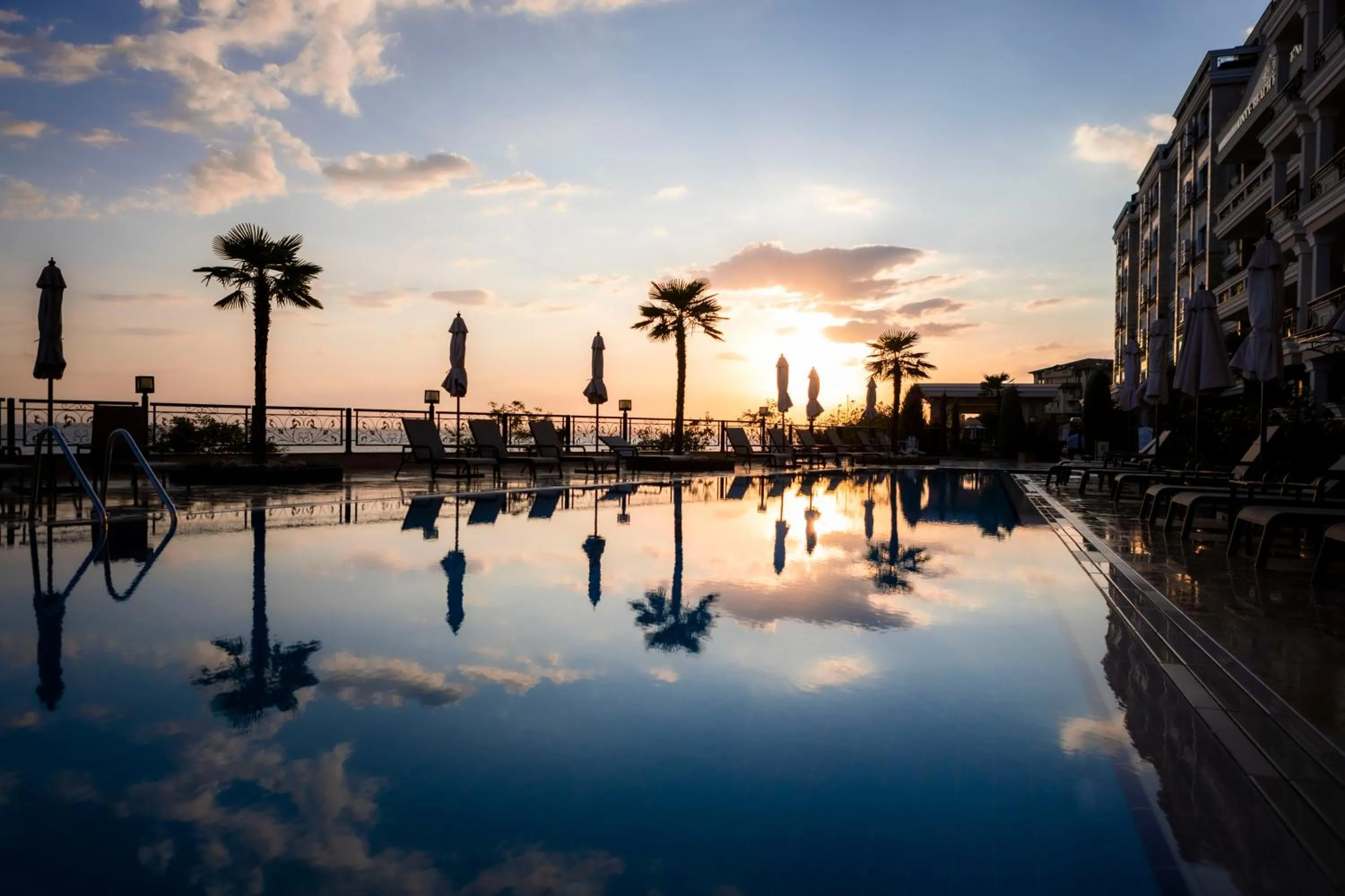 Swimming pool in Onyx Beach Residence - Free Beach Access & Parking