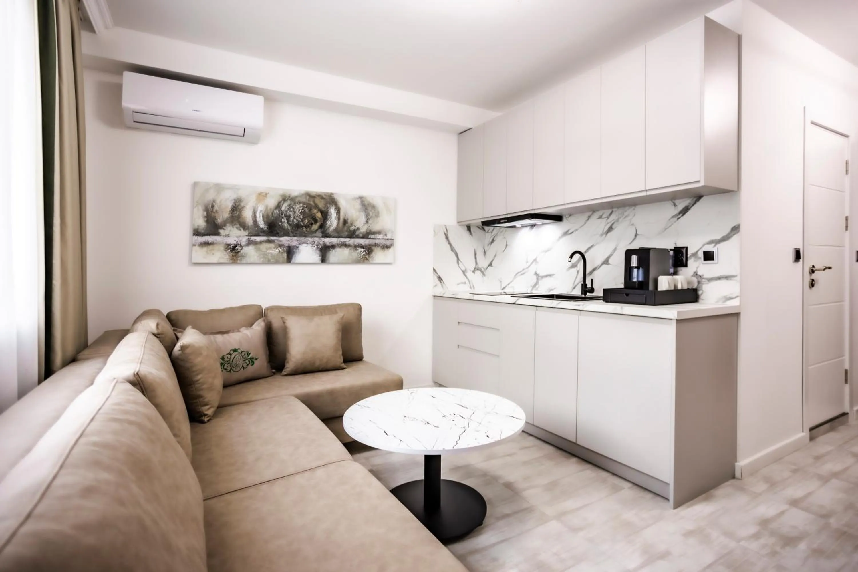 Mountain view in Onyx Beach Residence - Free Beach Access & Parking