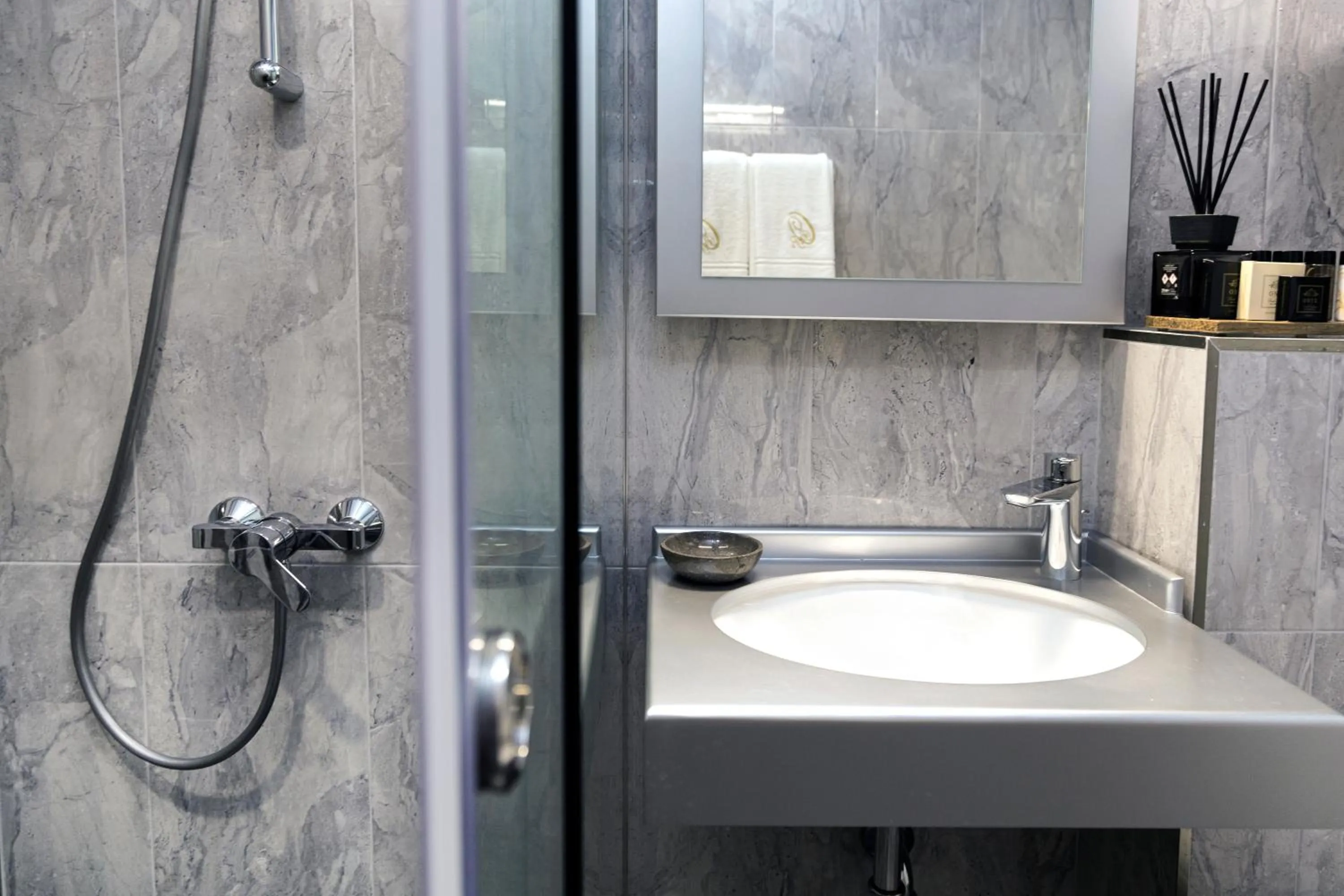 Bathroom in Onyx Beach Residence - Free Beach Access & Parking