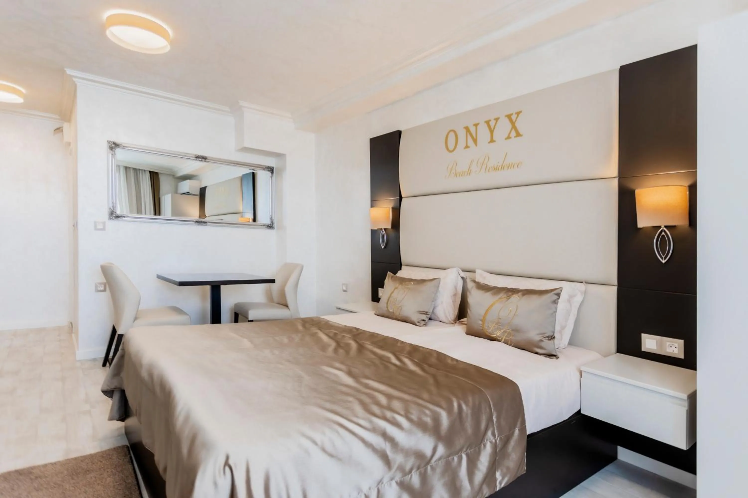 Sea view, Bed in Onyx Beach Residence - Free Beach Access & Parking