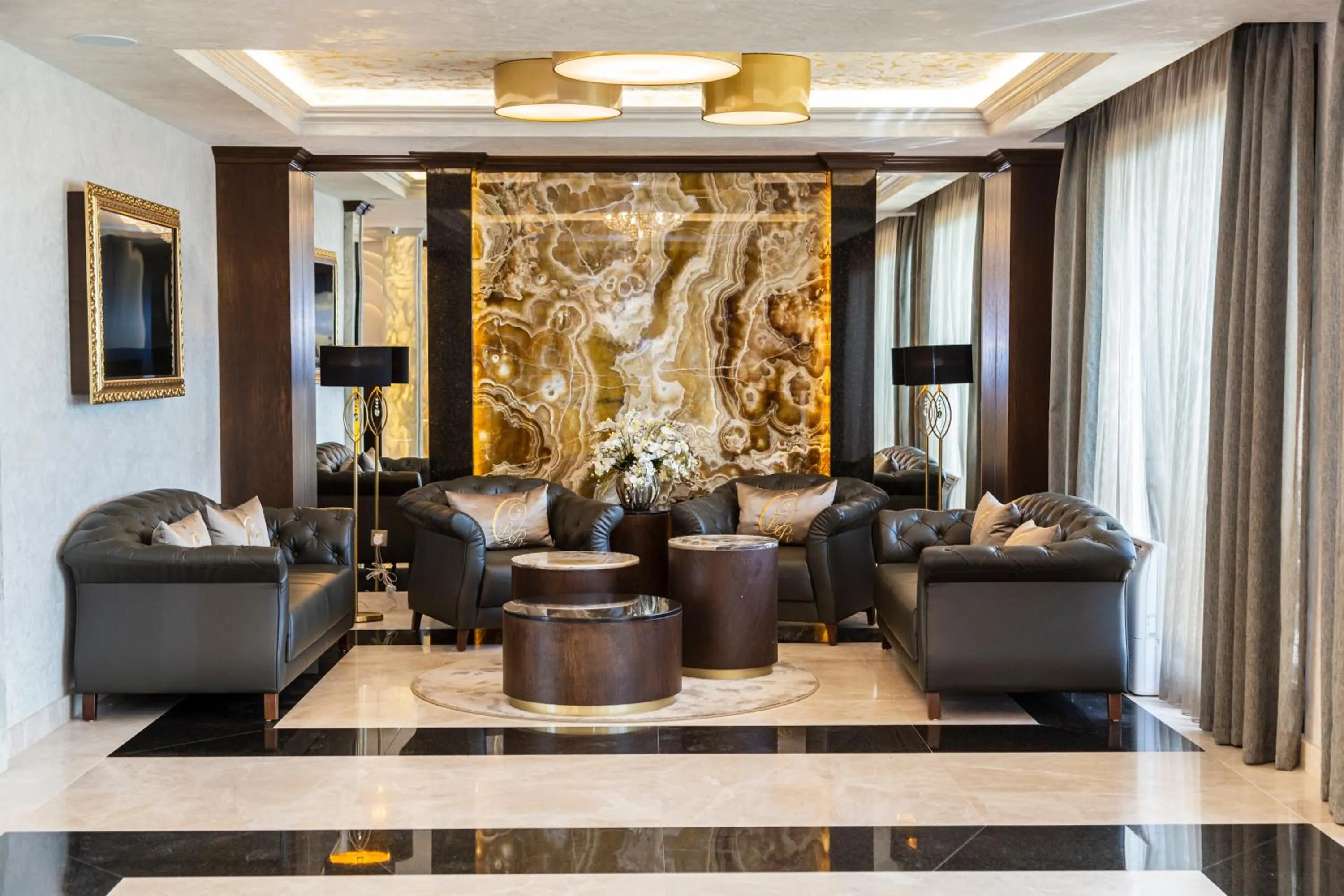 Lobby or reception in Onyx Beach Residence - Free Beach Access & Parking