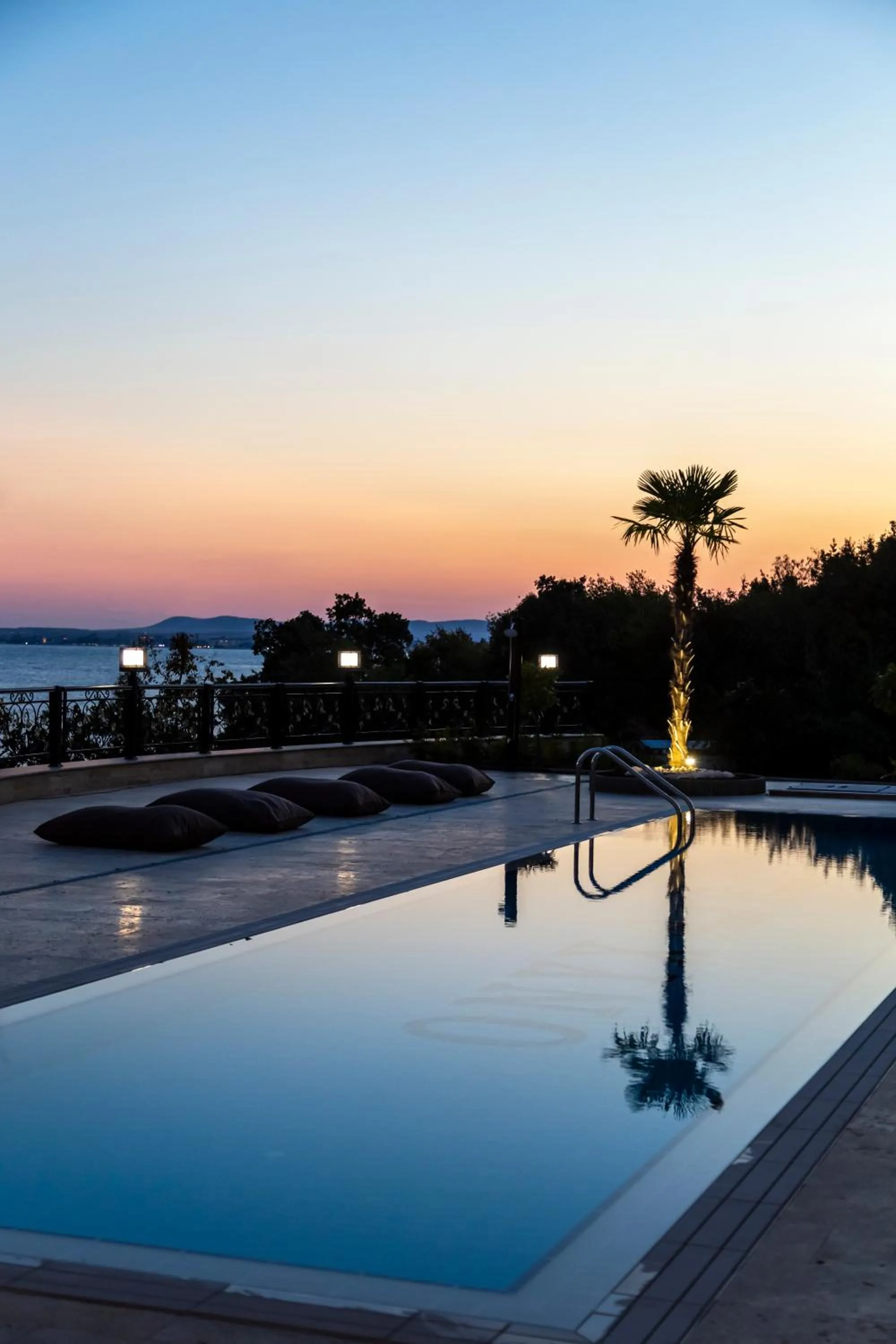 Swimming pool in Onyx Beach Residence - Free Beach Access & Parking