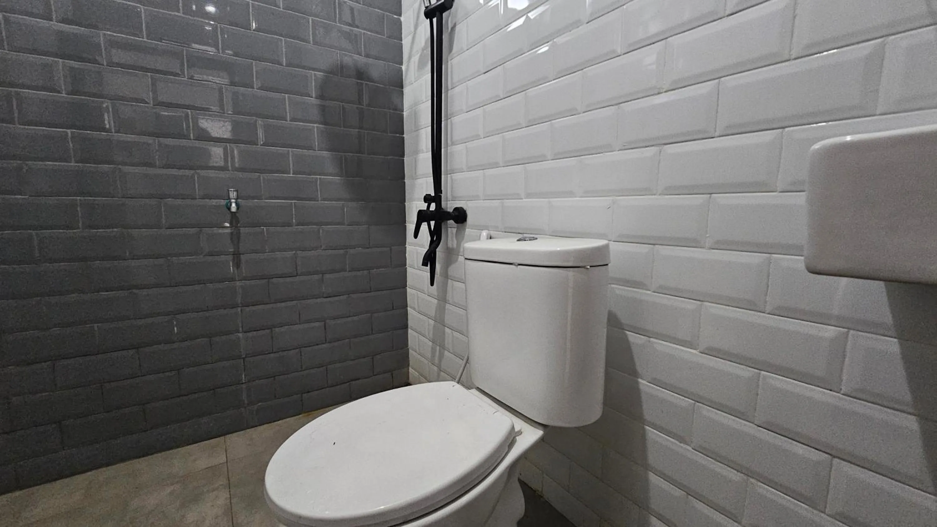 Bathroom in Urbanview Villa Balong BHO Syariah Bandung