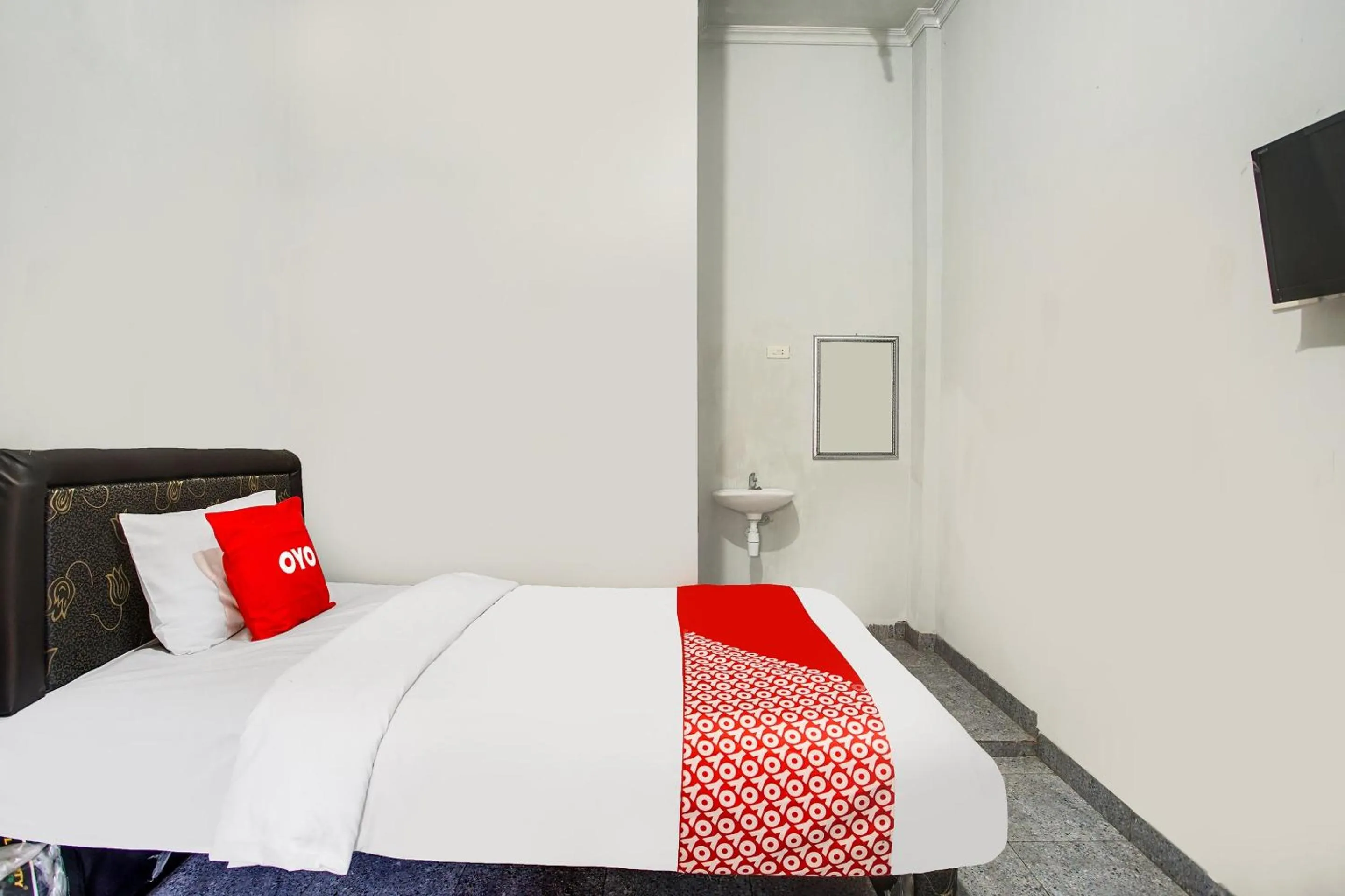 Bedroom, Bed in Hotel O Teluk Betung Near Taman Dipangga Formerly Z Hotel