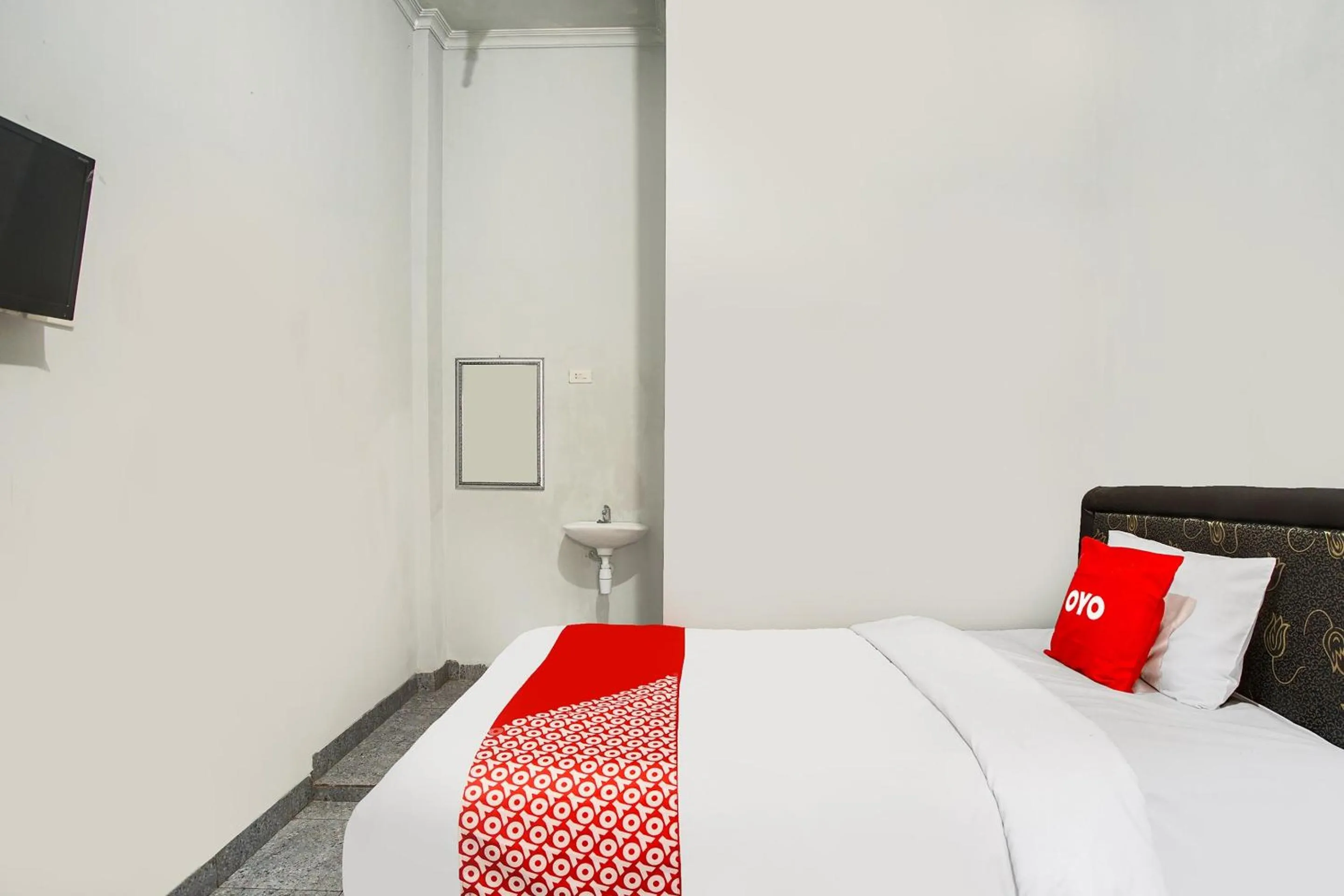 Bedroom, Bed in Hotel O Teluk Betung Near Taman Dipangga Formerly Z Hotel