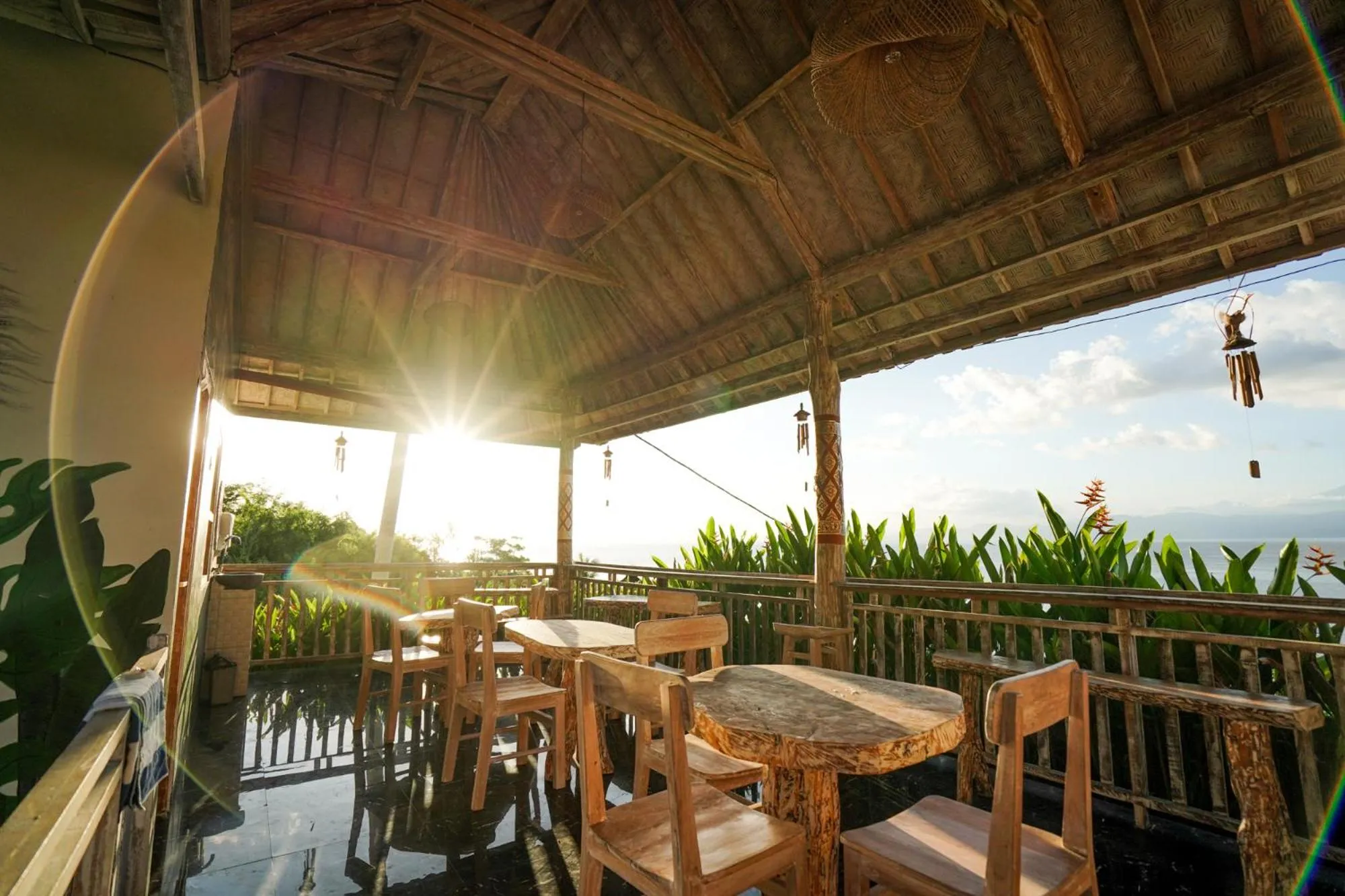 Restaurant/places to eat in Unicorn Bungalow