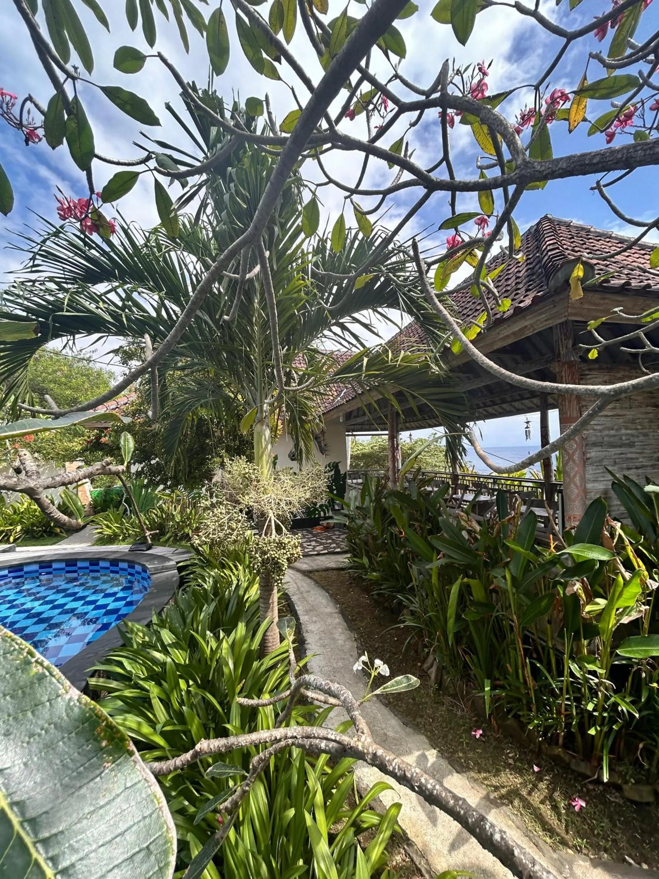 Public Bath in Unicorn Bungalow