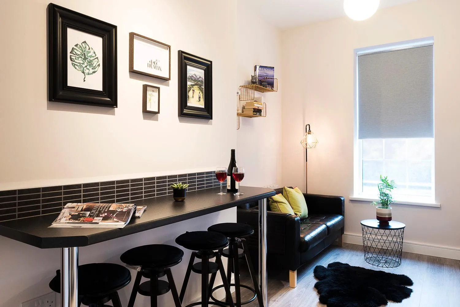 Kitchen or kitchenette in Blue Door Apartments