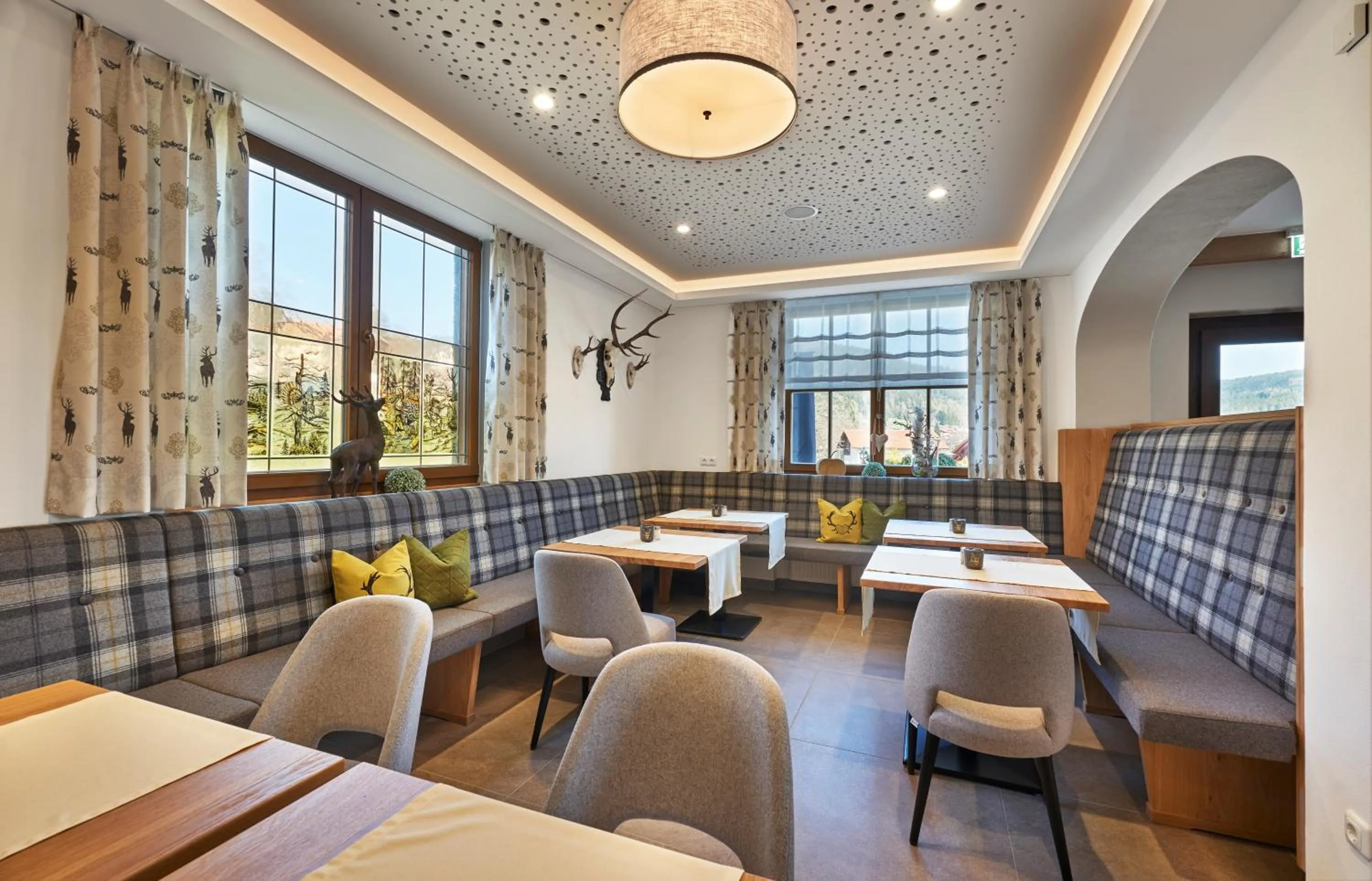 Restaurant/places to eat in Ferienhotel Hubertus