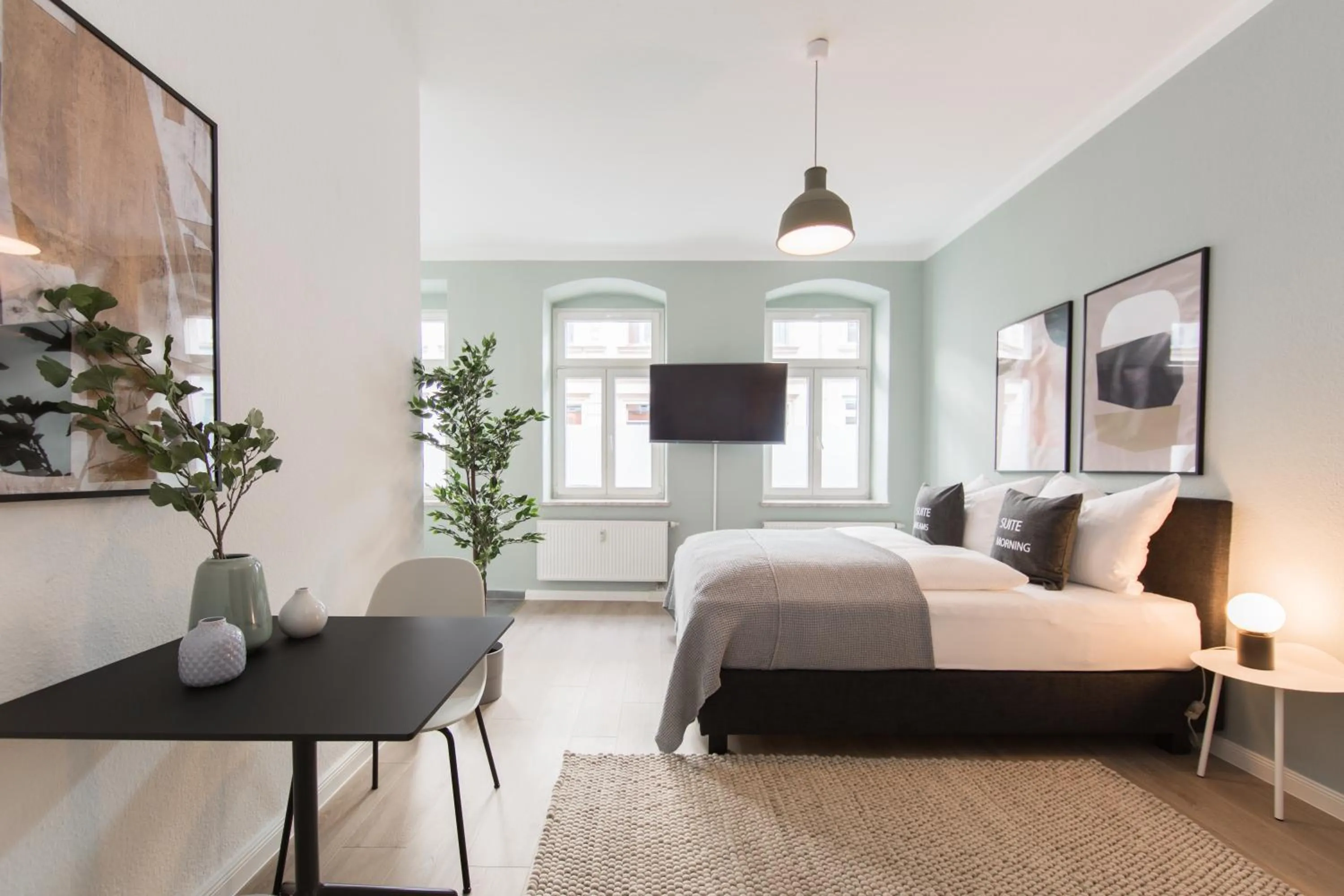 Photo of the whole room, Bed in Limehome Dresden Jordanstraße