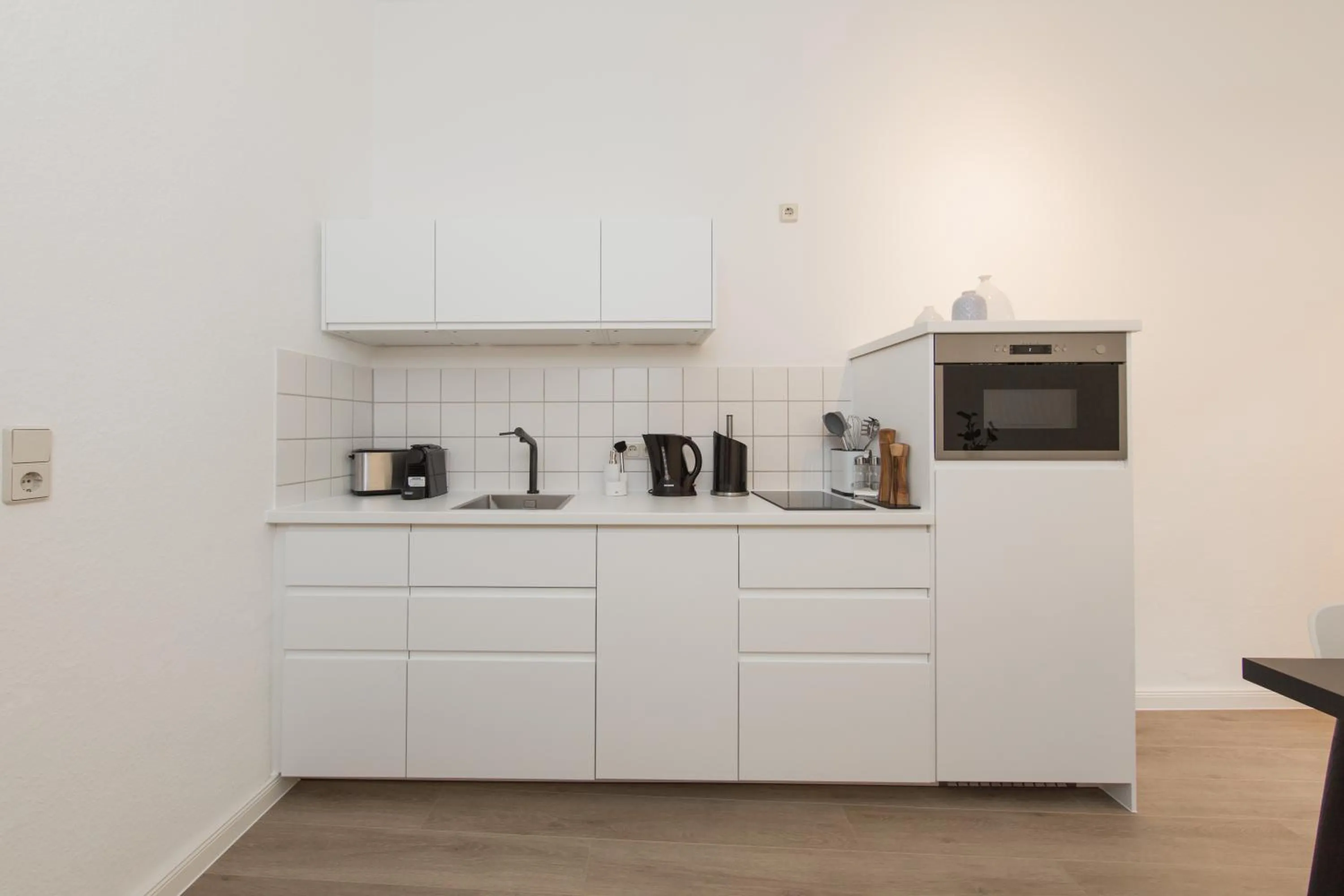 kitchen in Limehome Dresden Jordanstraße