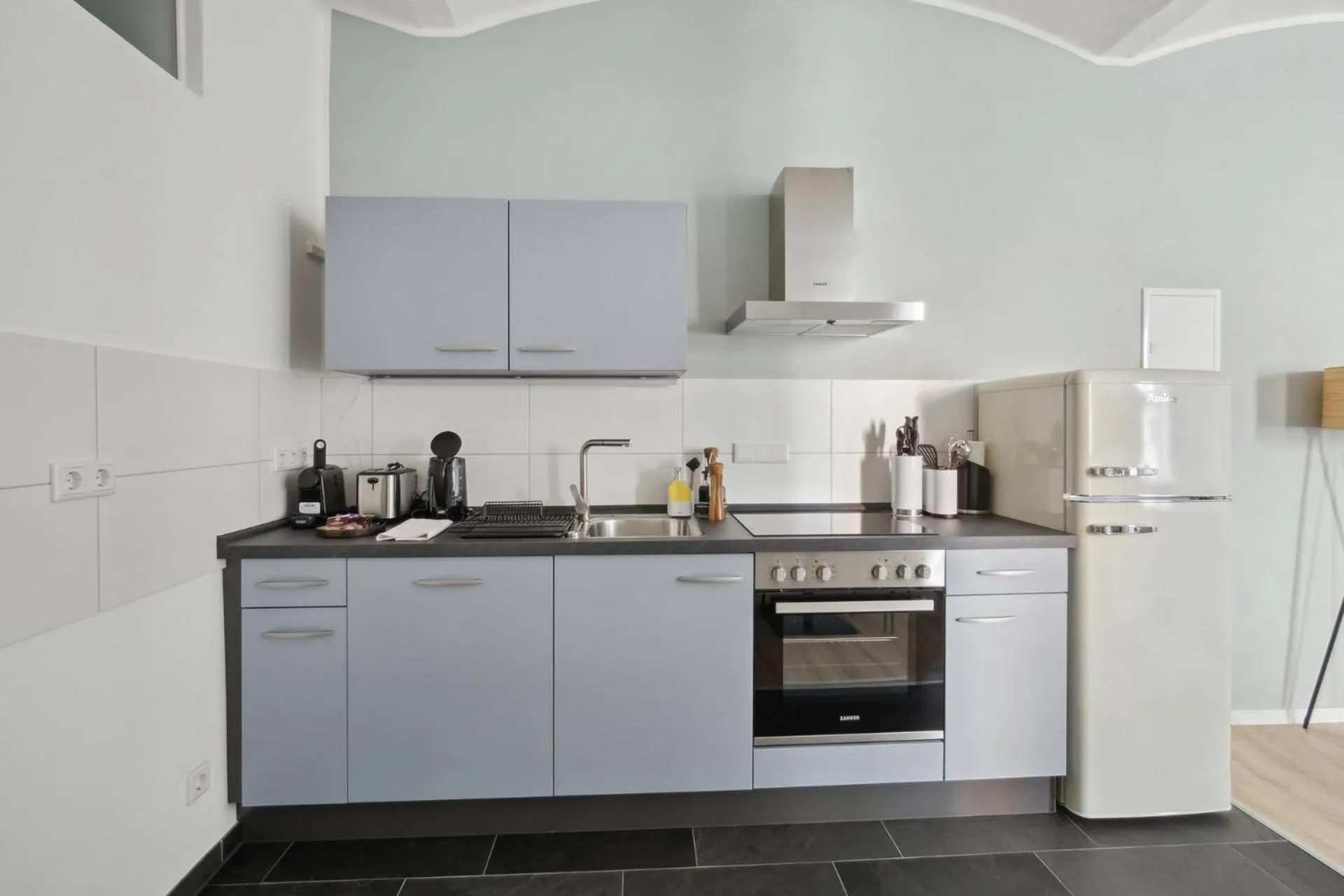 Coffee/tea facilities in Limehome Dresden Jordanstraße