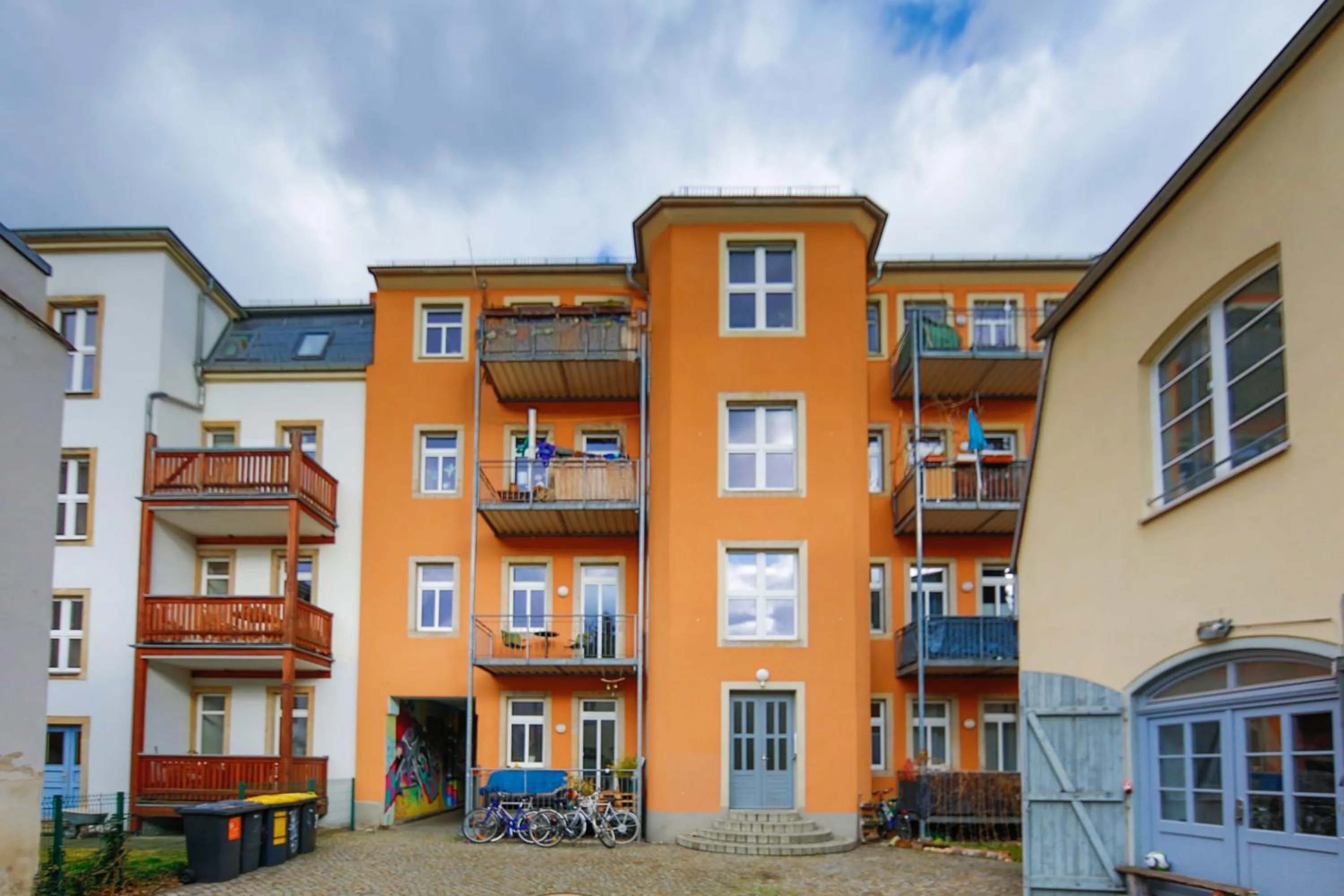Property building in Limehome Dresden Jordanstraße