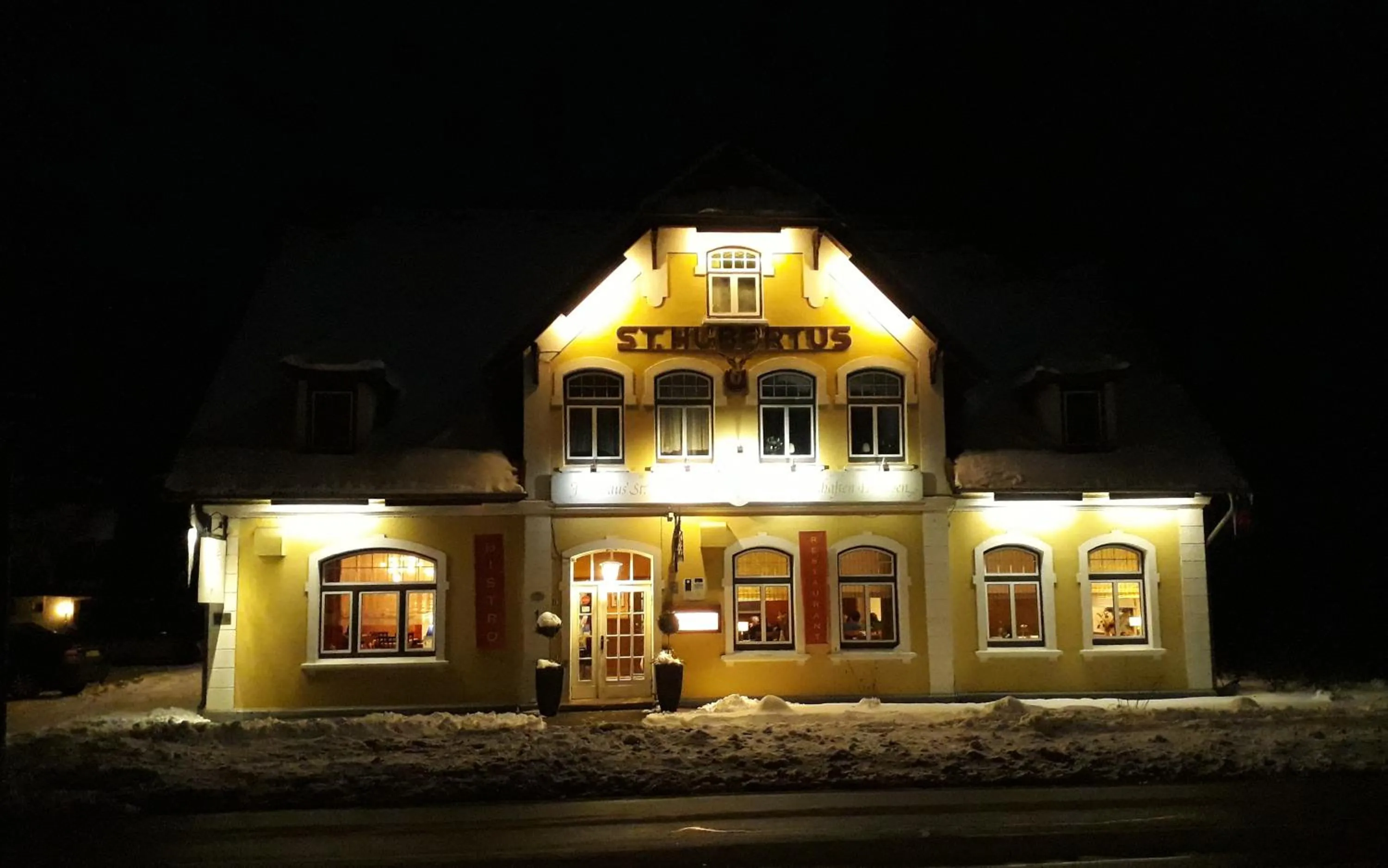 Night in Hotel Forsthaus St. Hubertus