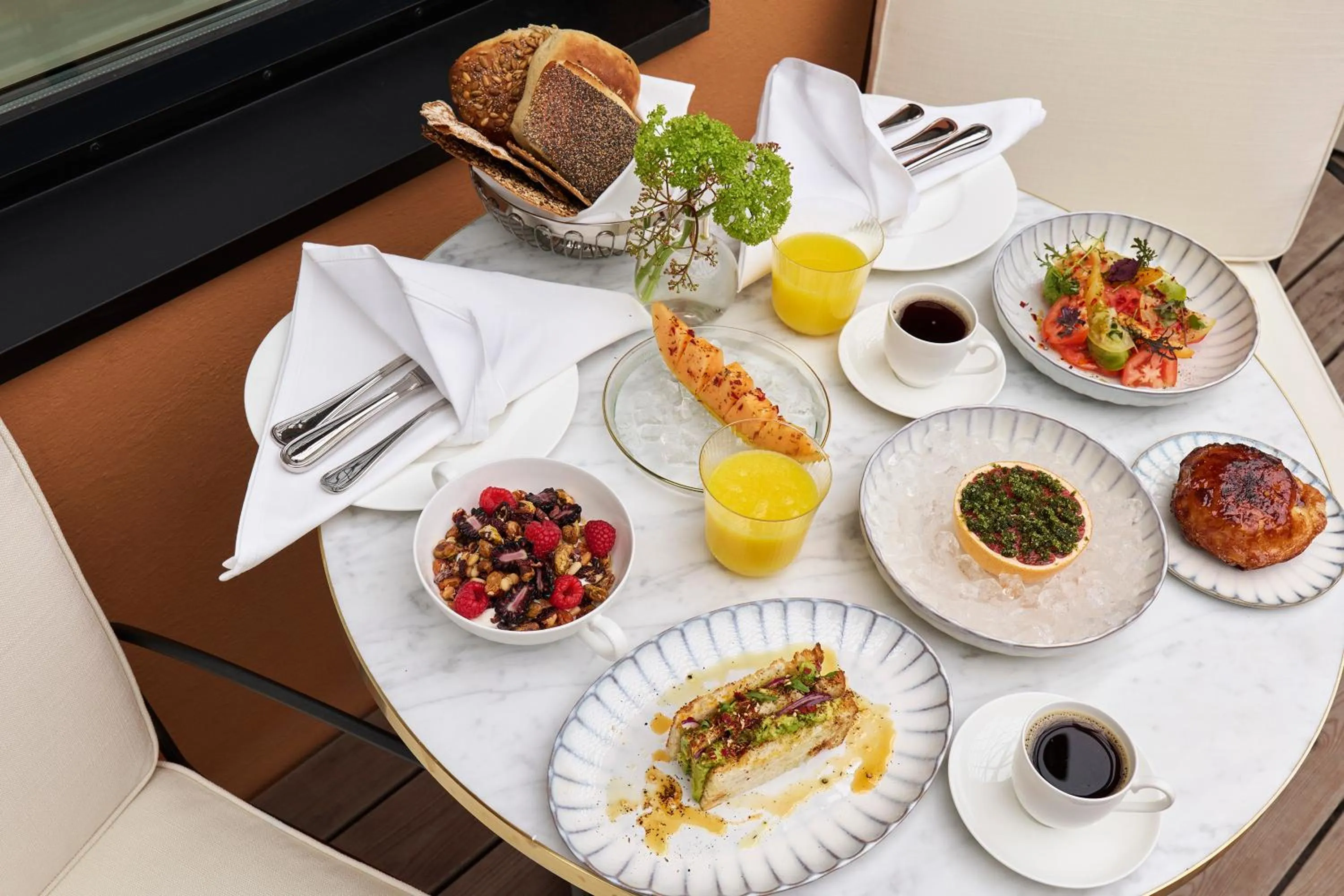 Breakfast in Villa Dagmar