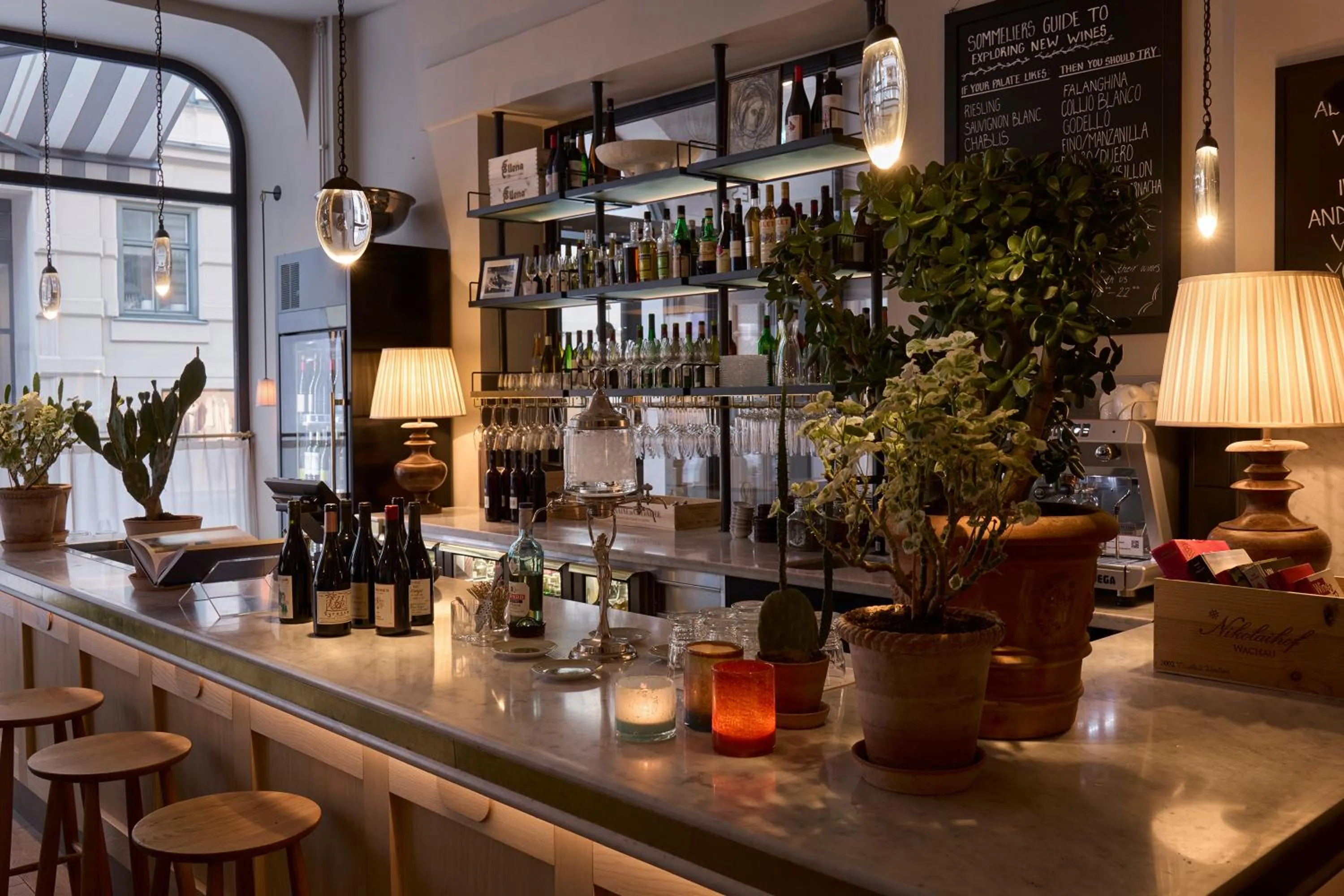 Restaurant/places to eat in Villa Dagmar